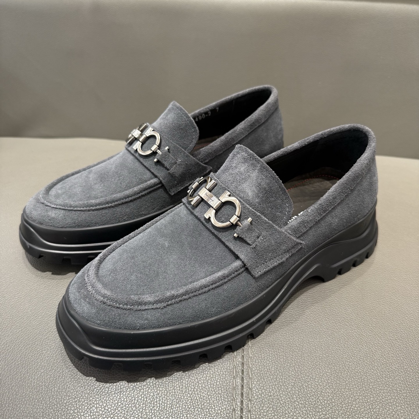 페라가모(Ferragamo) 어반 럭셔리 로퍼 구두 신발