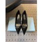 프라다(PRADA) 토 미드힐 펌프스 신발