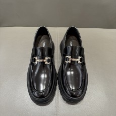 페라가모(Ferragamo) 간치니 튜블러 모카신 로퍼 구두 신발