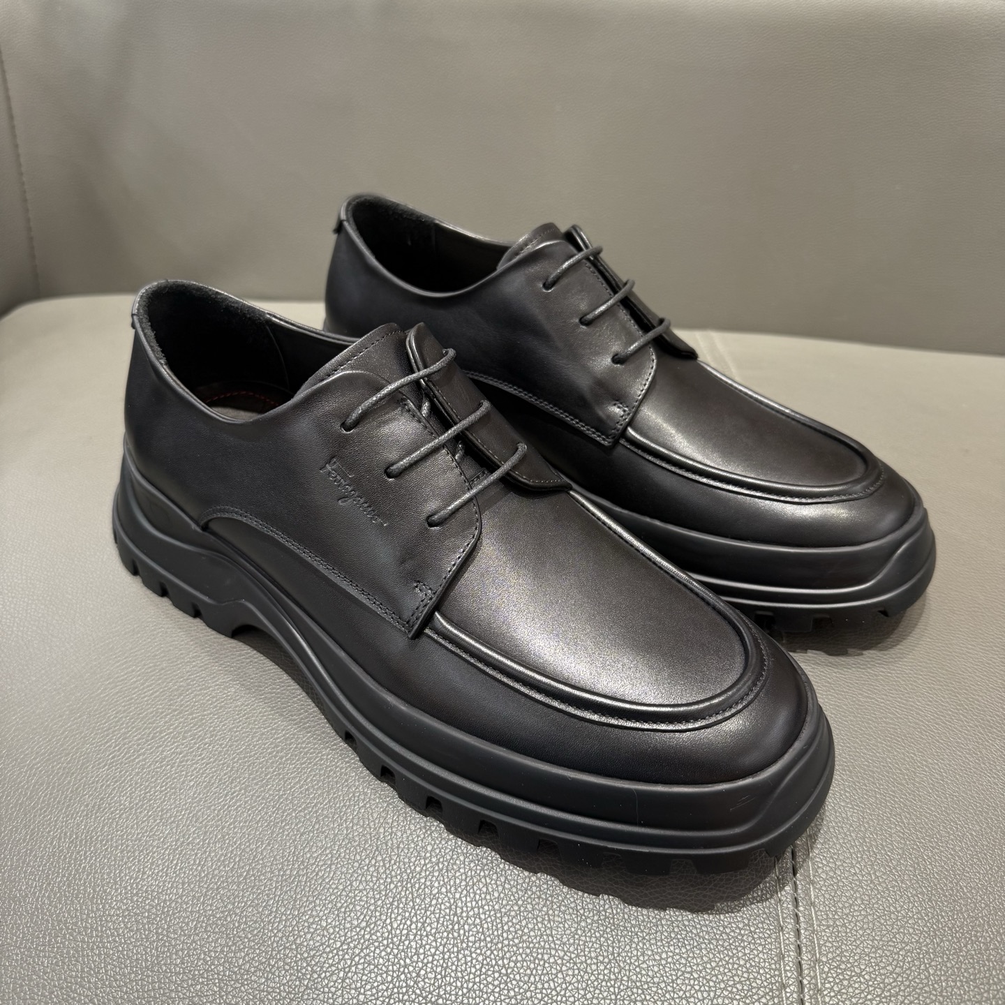 페라가모(Ferragamo) 뉴 시즌 시티 더비 슈즈 구두 신발