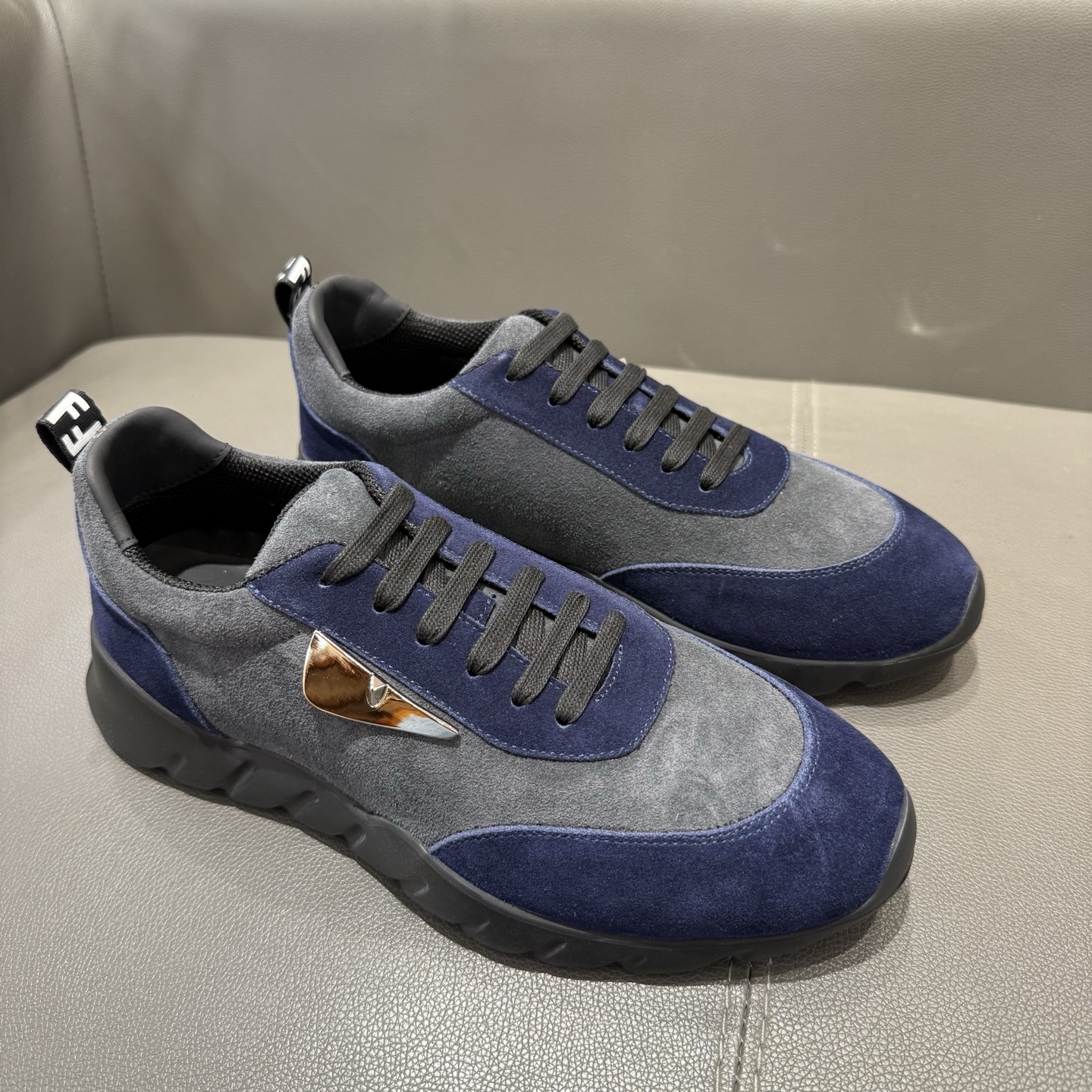 펜디(FENDI) 몬스터 아이 스니커즈 신발