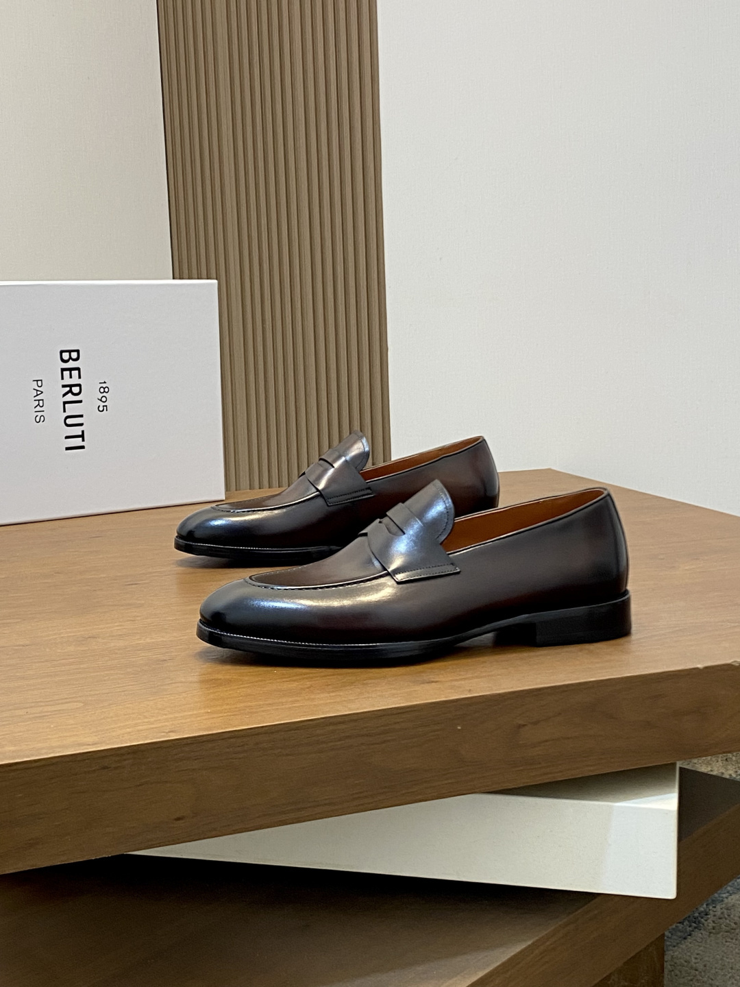 벨루티(Berluti) 하이엔드 수작업 파티나 드레스 슈즈 구두 신발