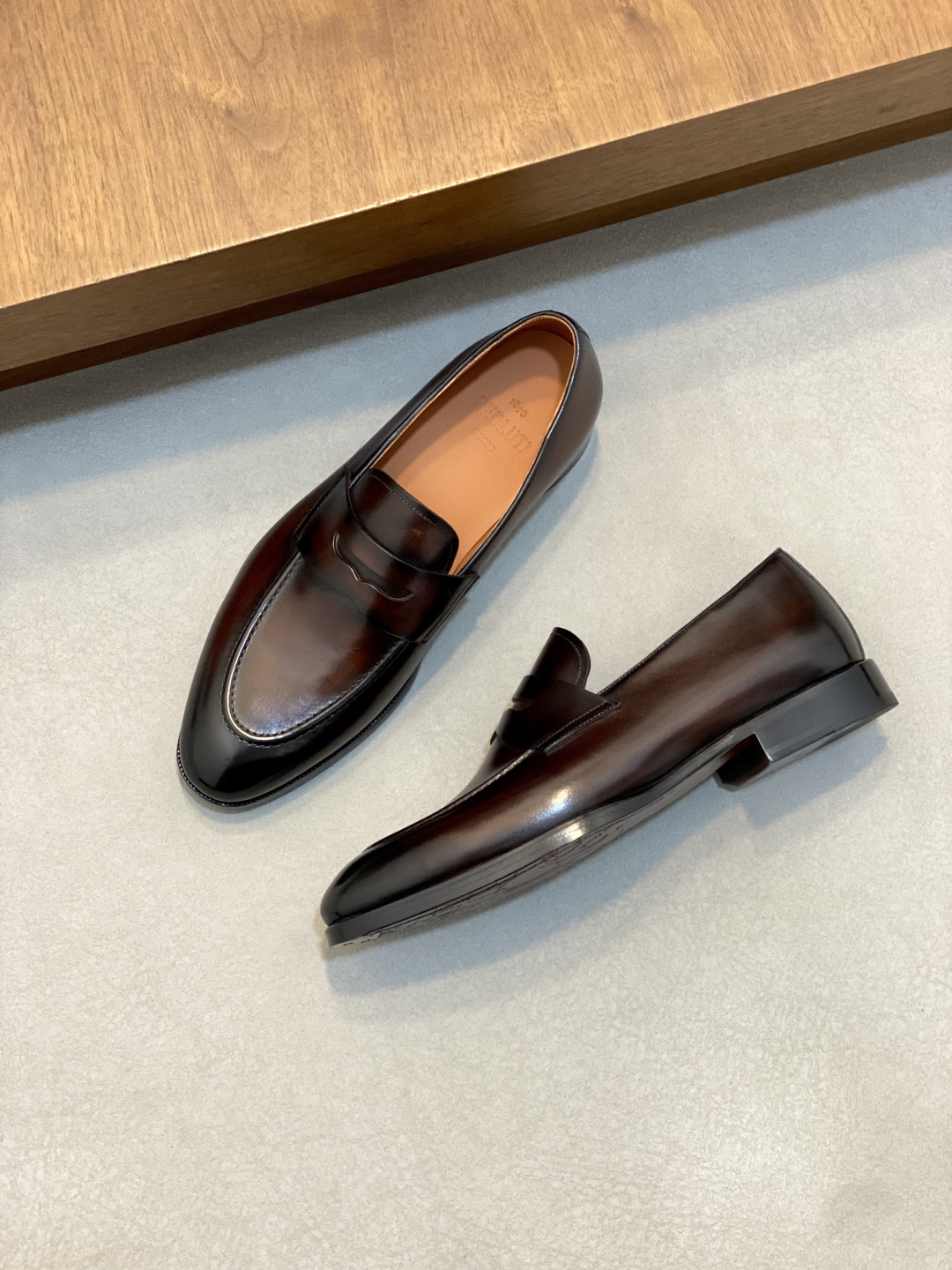 벨루티(Berluti) 하이엔드 수작업 파티나 드레스 슈즈 구두 신발