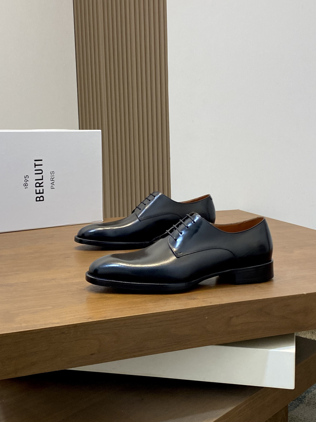 벨루티(Berluti) 하이엔드 수작업 파티나 드레스 슈즈 구두 신발