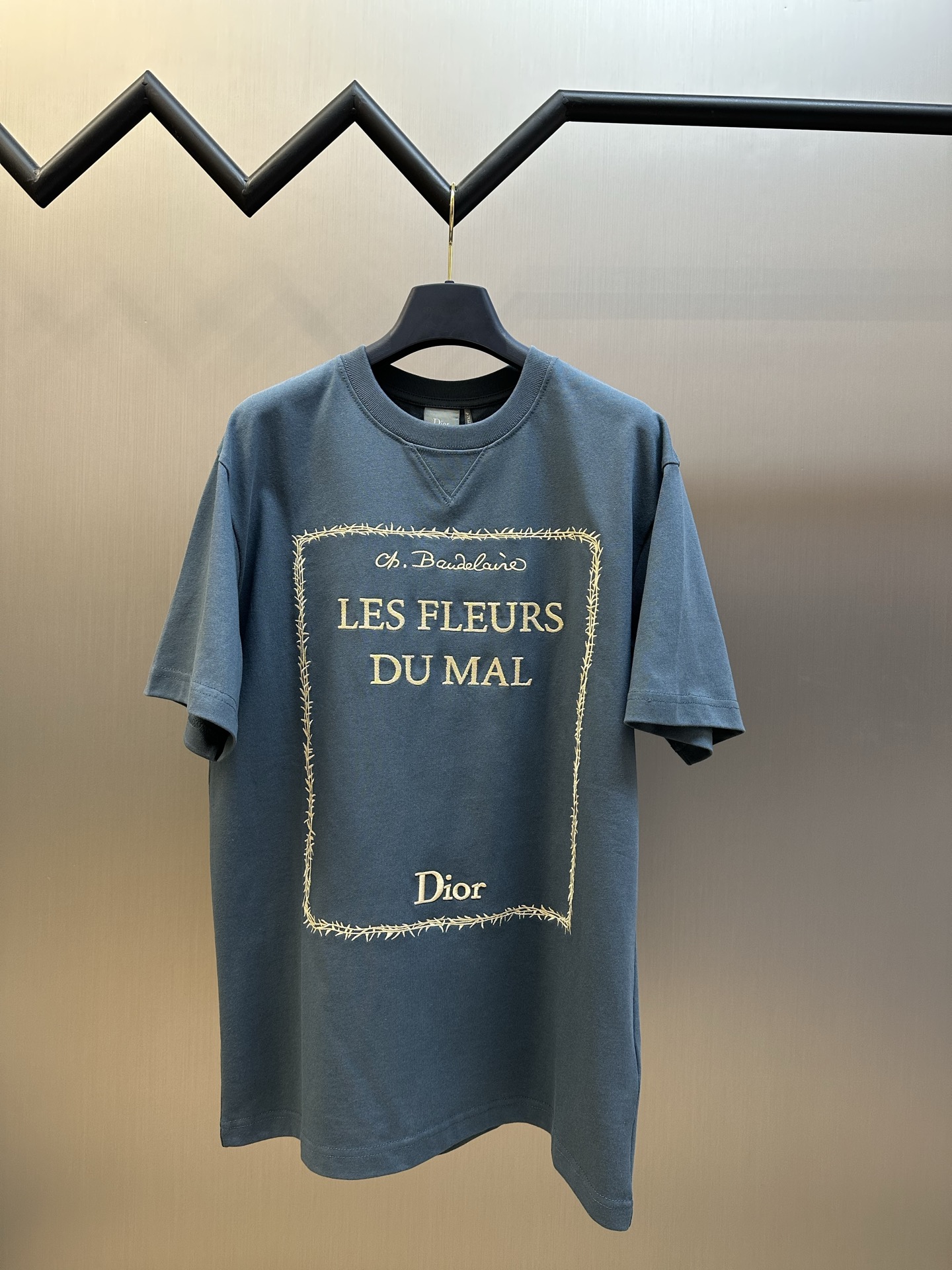 디올(DIOR) 자수 반팔 티셔츠 의류