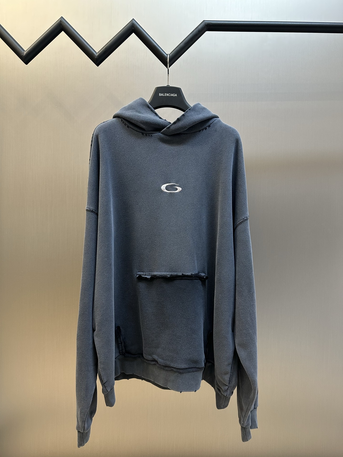 발렌시아가(Balenciaga) 데미지 포켓 후디 의류