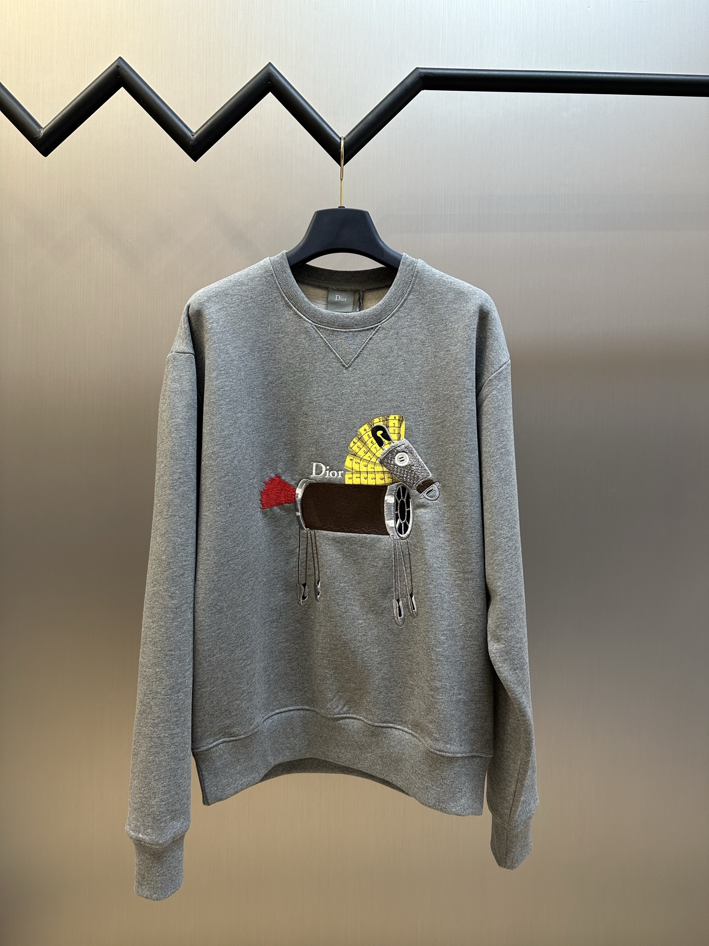 디올(DIOR) 포니 자수 맨투맨 의류