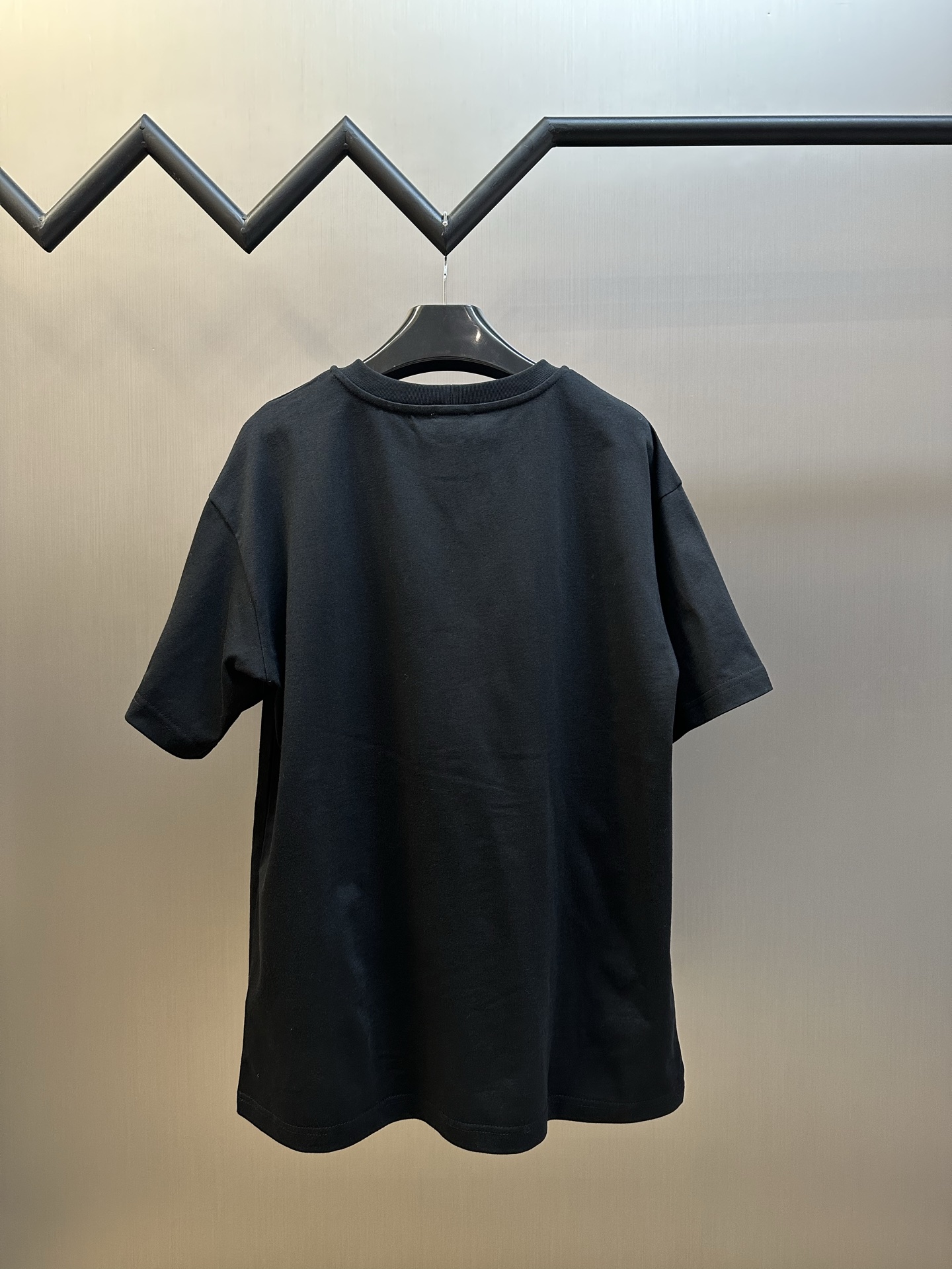 셀린느(Celine) 클래식 트리옹프 배색 자수 반팔 의류