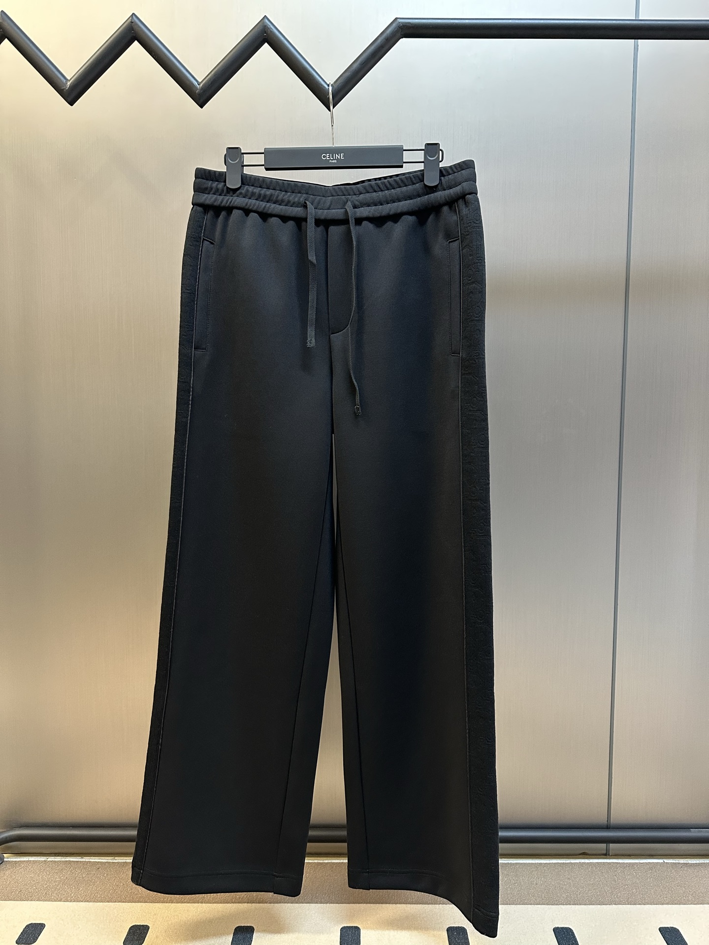 디올(DIOR) 오블리크 패널 캐주얼 팬츠