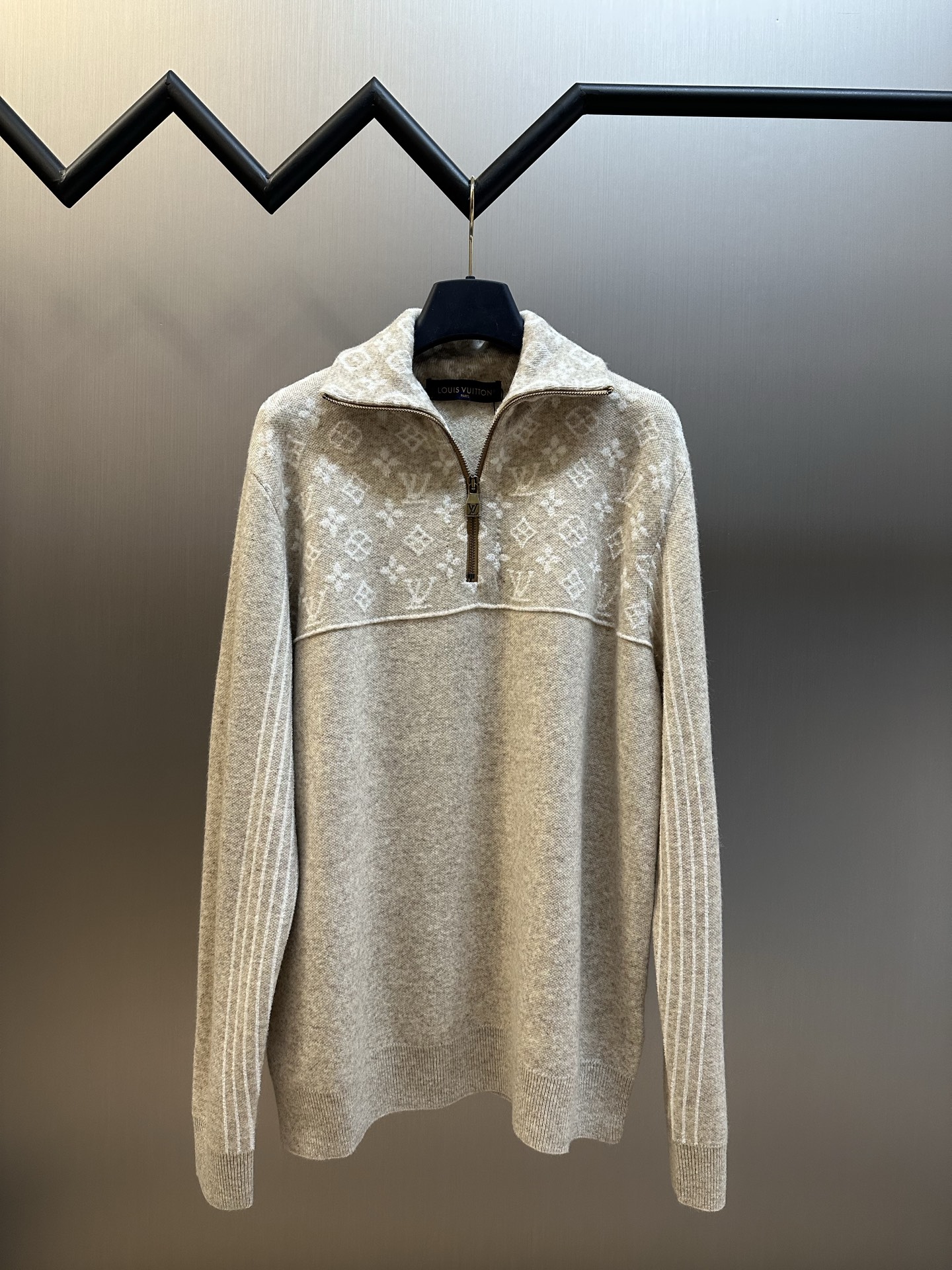 루이비통(LV) 메리노 울 하프 집업 니트 의류