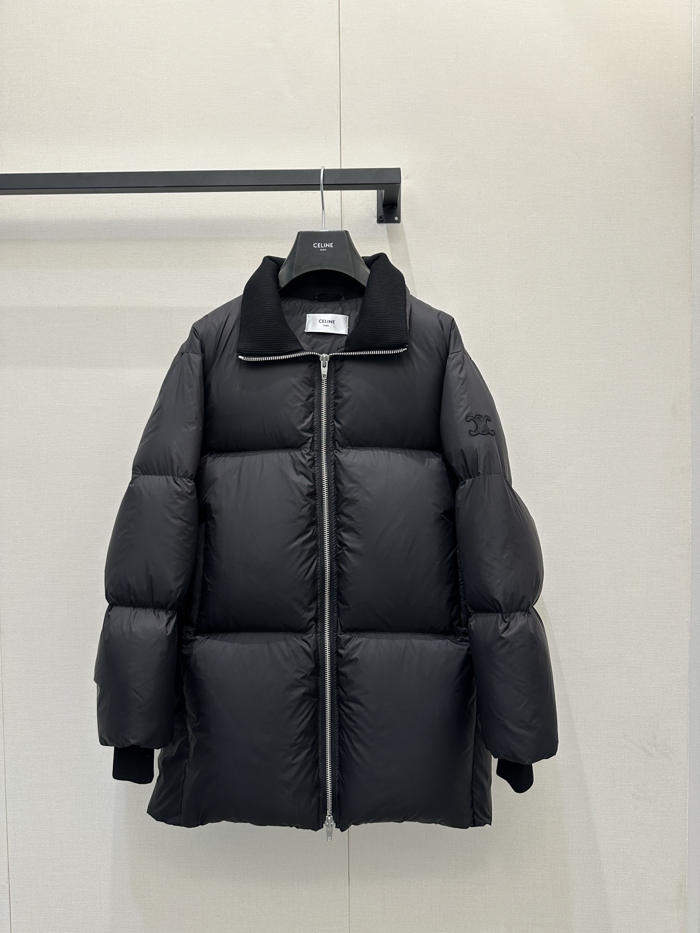 셀린느(CELINE) 블랙 루즈핏 구스다운 패딩 점퍼 의류