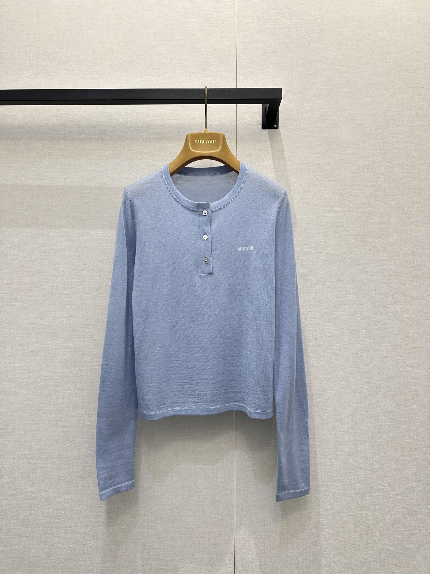 miumiu 미우미우 버튼 포인트 캐시미어 니트 탑 상의 티셔츠 의류