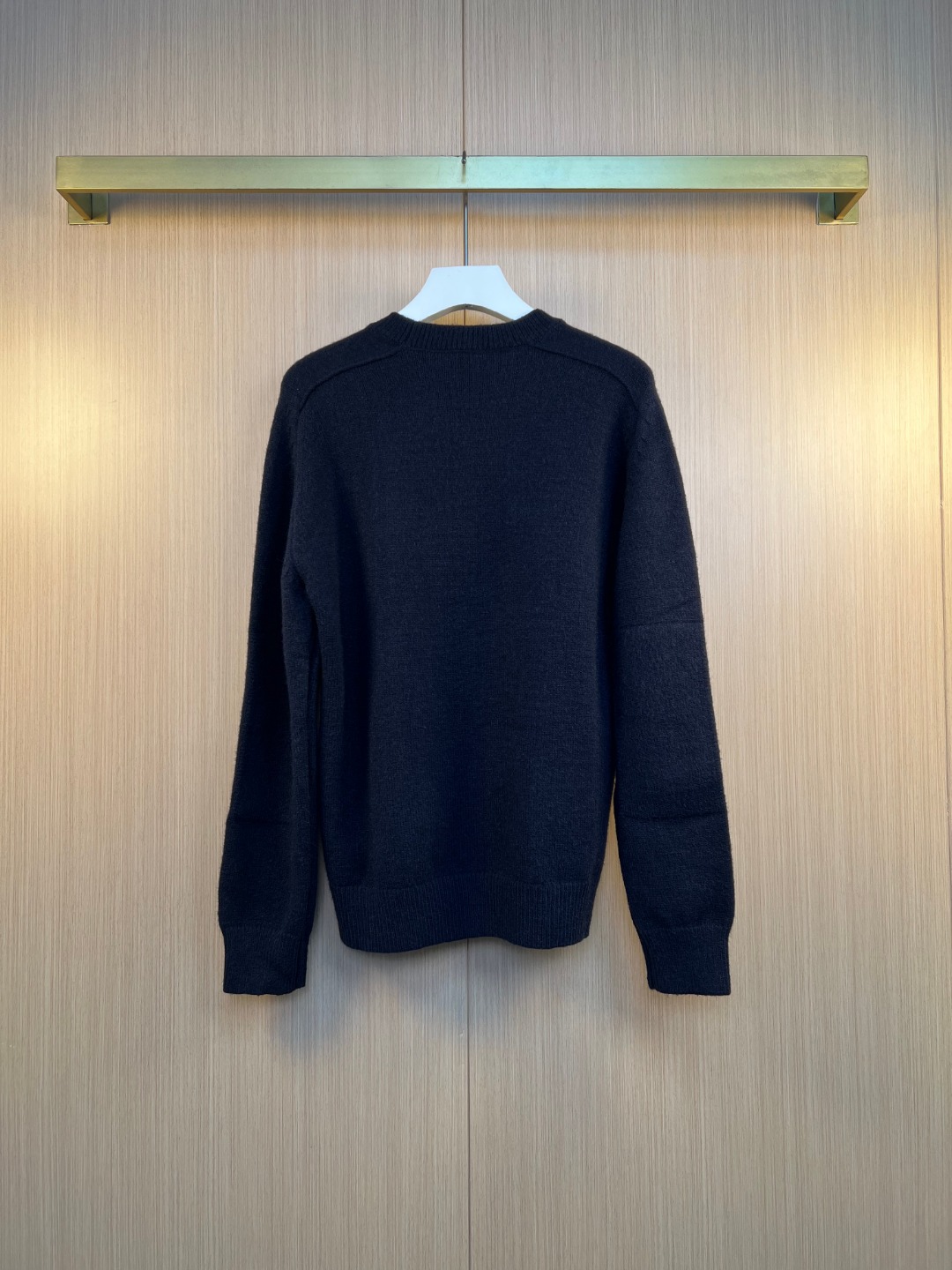 버버리(BURBERRY) 솔리드 컬러 라운드넥 캐시미어 니트 스웨터 의류