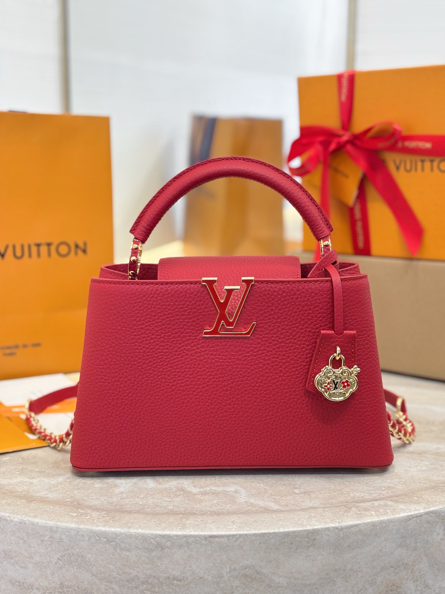 LV 루이비통 카퓌신 CAPUCINES East-West BB 레드 (M27300) 29cm