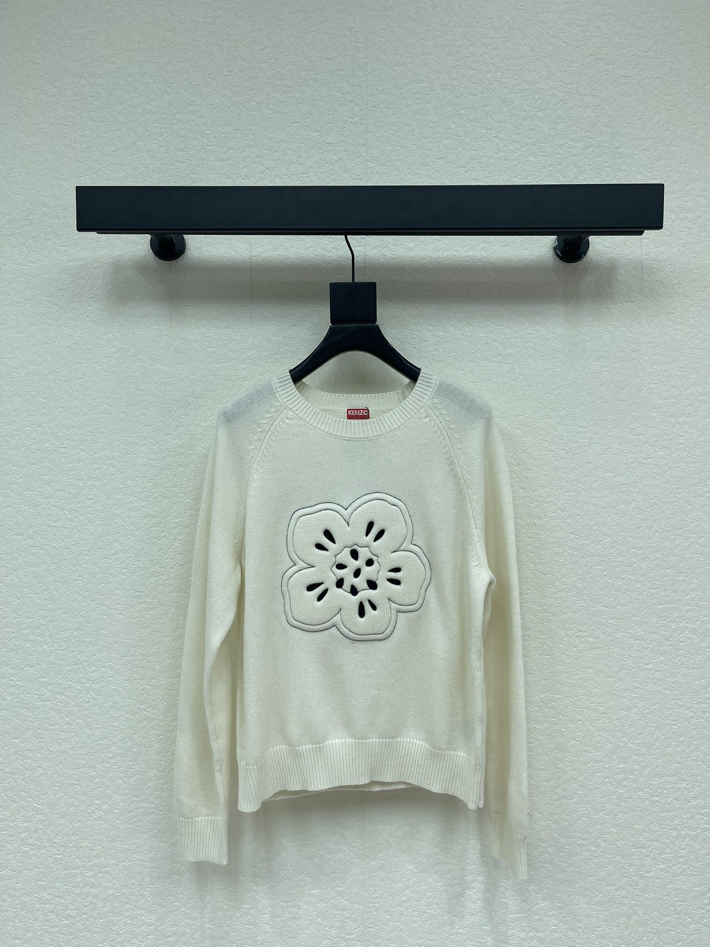 겐조(KENZO) 플라워 자수 라운드넥 긴팔 니트 의류