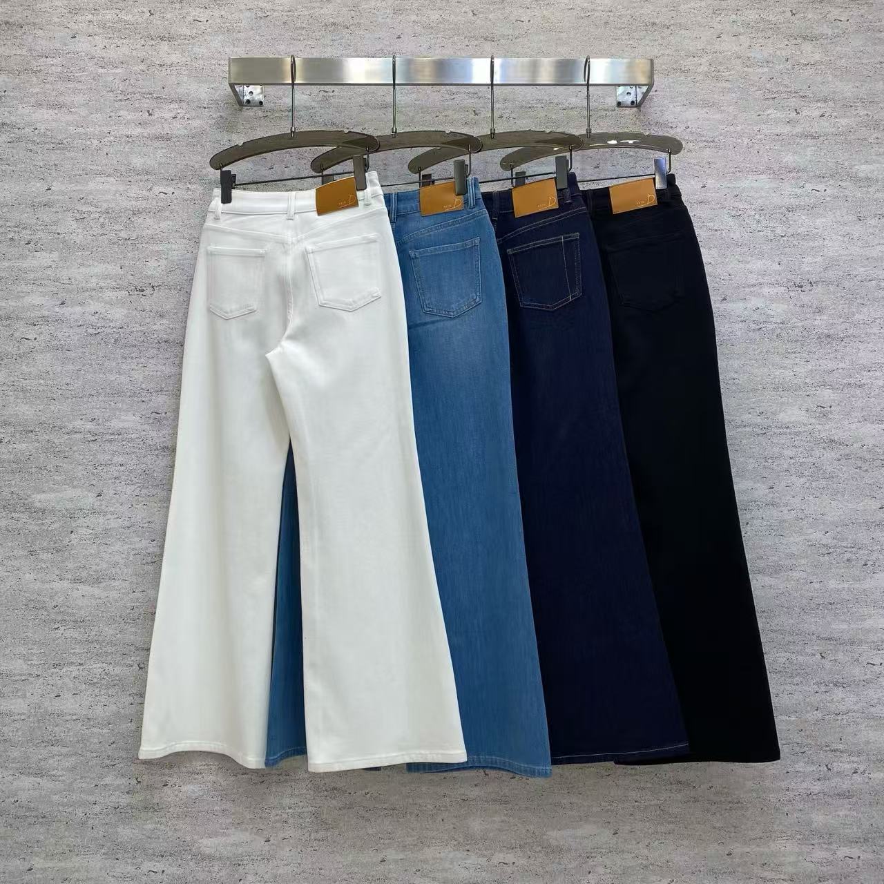 디올(Dior) D-버클 소프트 데님 미니 부츠컷 팬츠 바지 의류