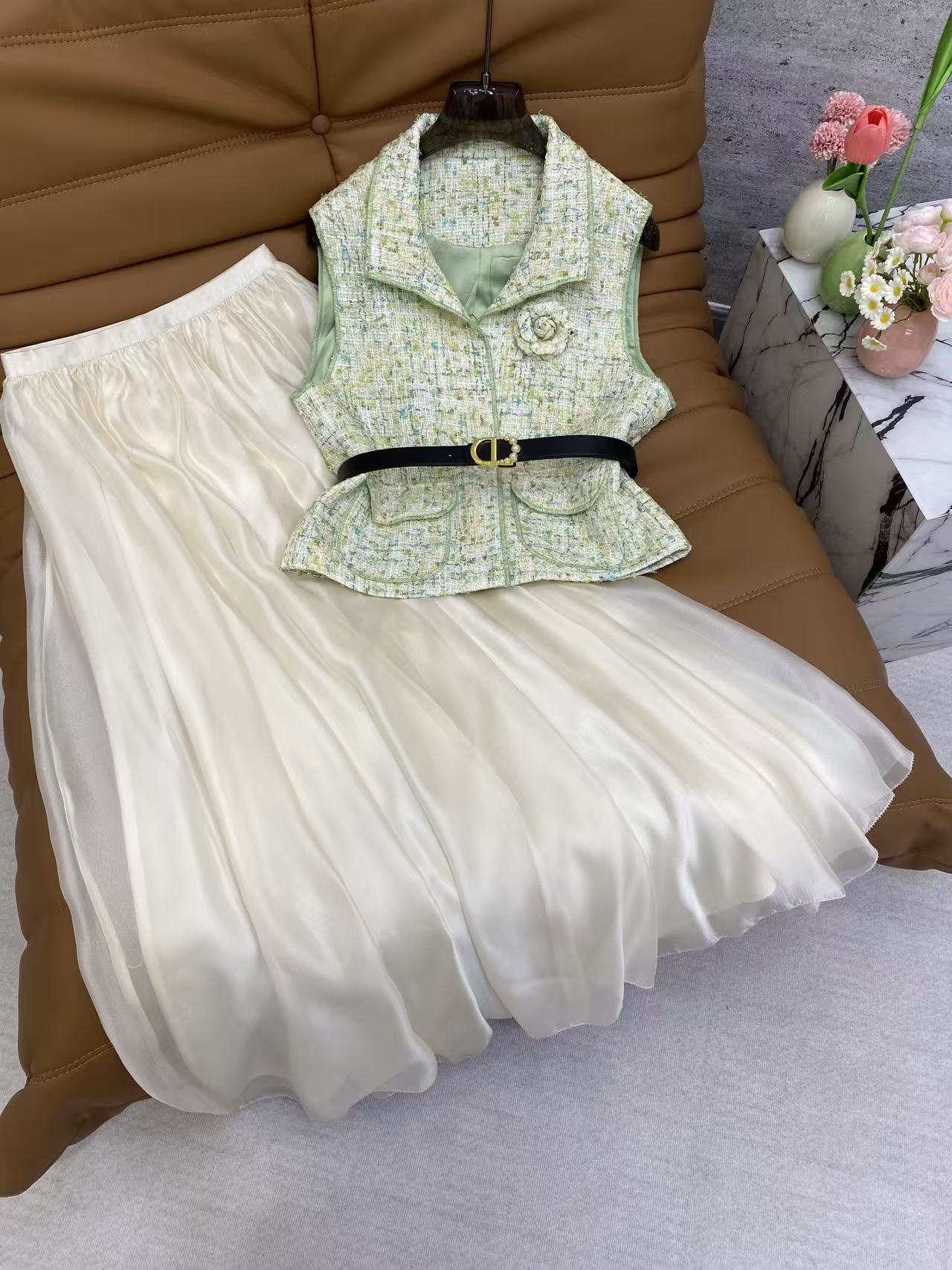 디올(Dior) 트위드 베스트 & 튤 스커트 셋업 세트 의류