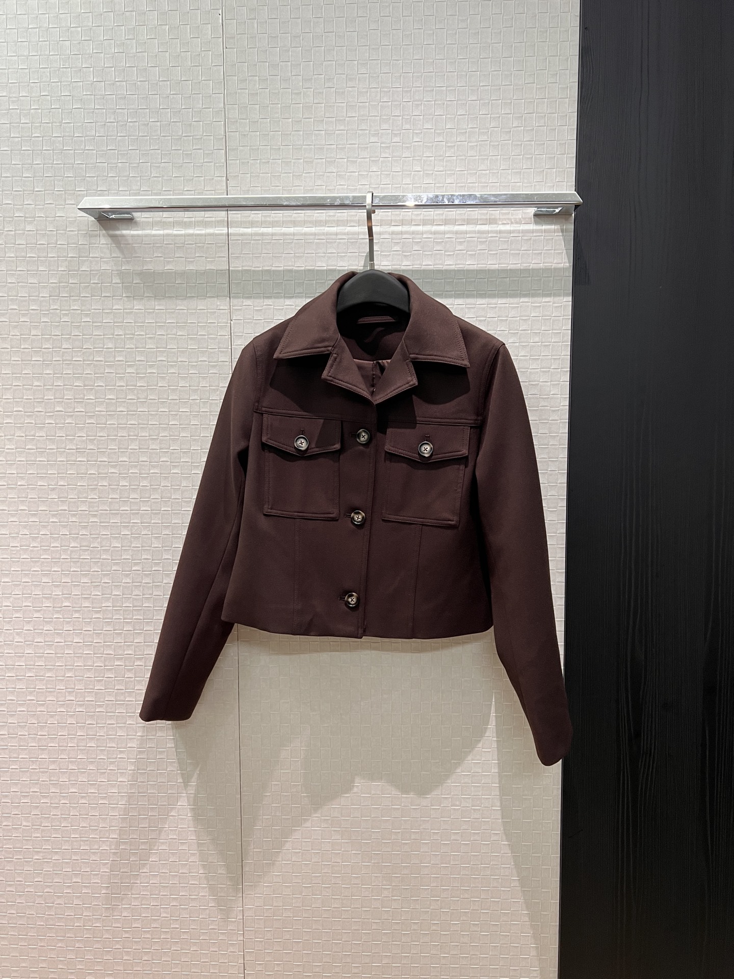 로에베(Loew) 크롭 울 워크 자켓 재킷 + 언밸런스 플리츠 레이어드 스커트 셋업 세트 의류