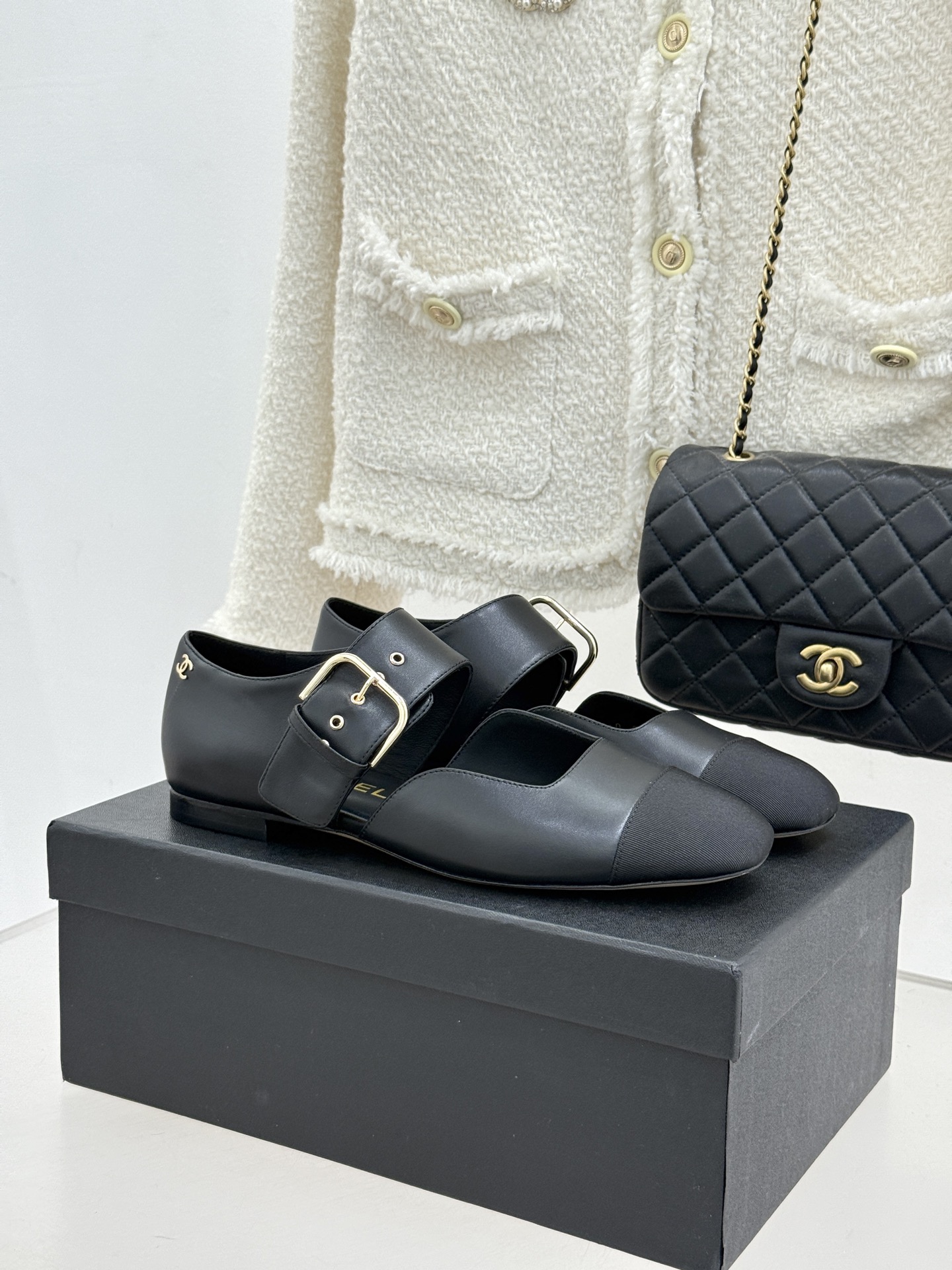 Chanel 26P 샤넬 배색 벨트 버클 메리제인 플랫 슈즈 신발