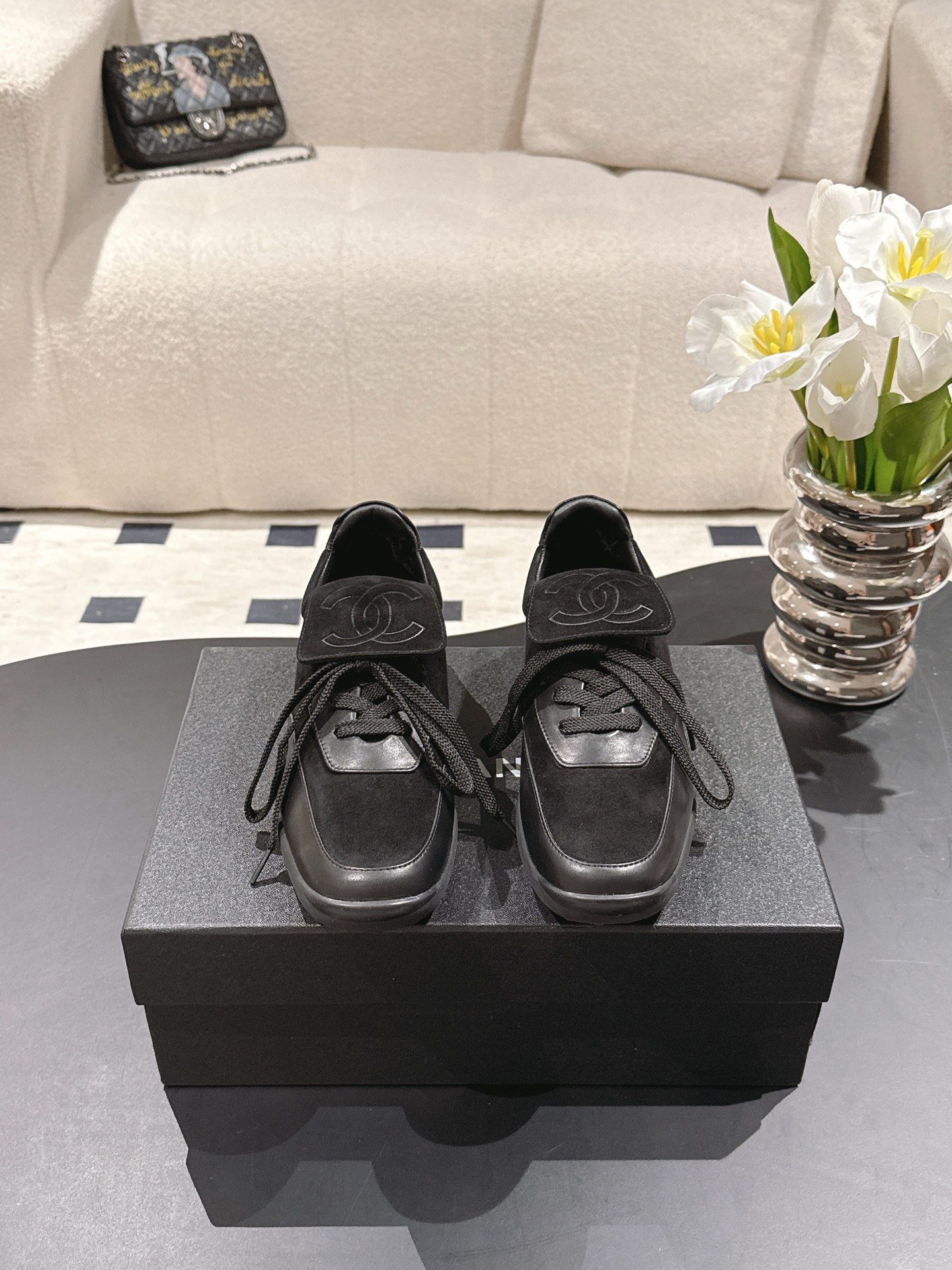 Chanel 샤넬 빈티지 대왕로고 스니커즈 신발