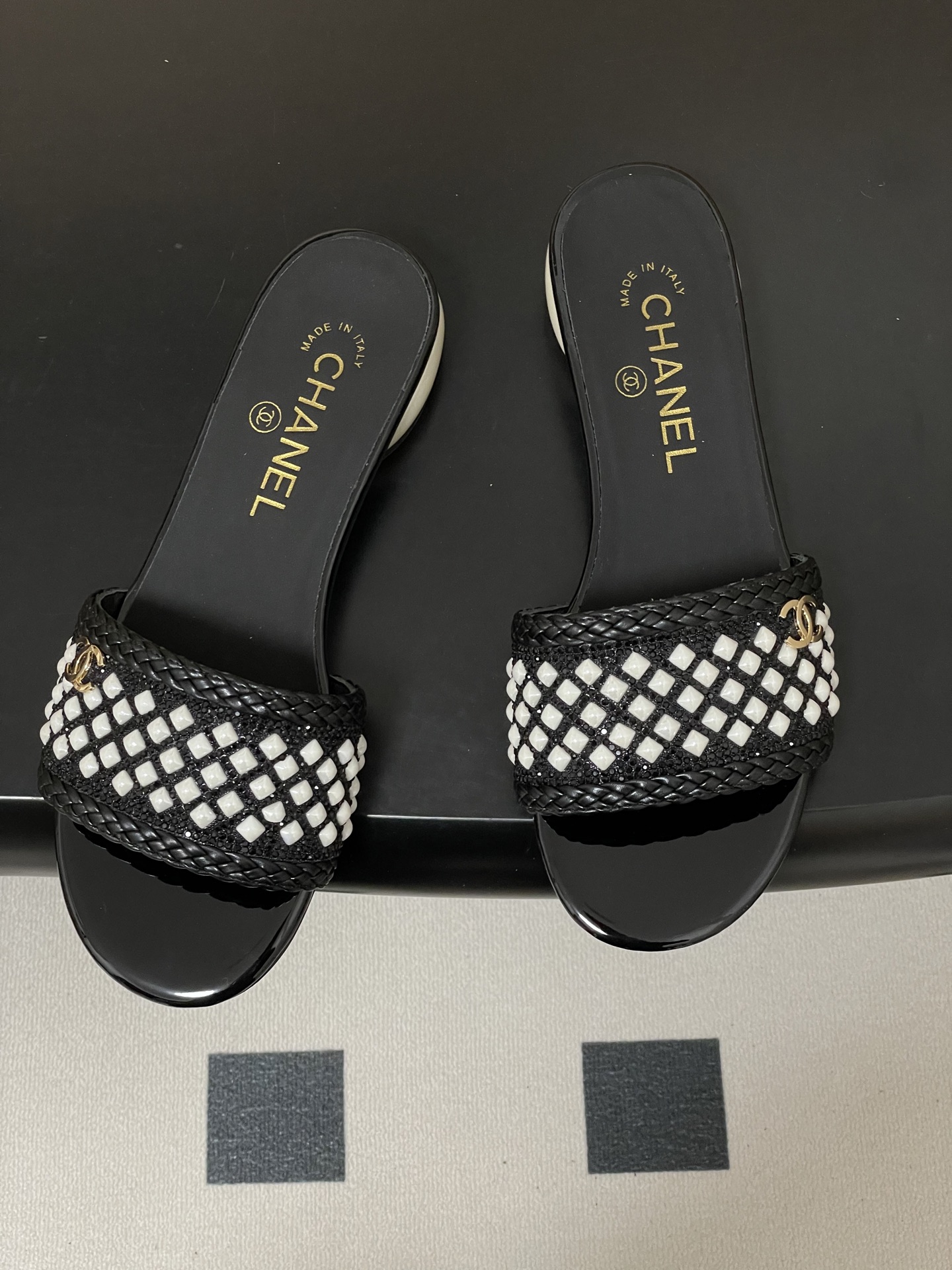 샤넬(Chanel) 런웨이 진주&수정 플랫 샌들 슬리퍼 신발