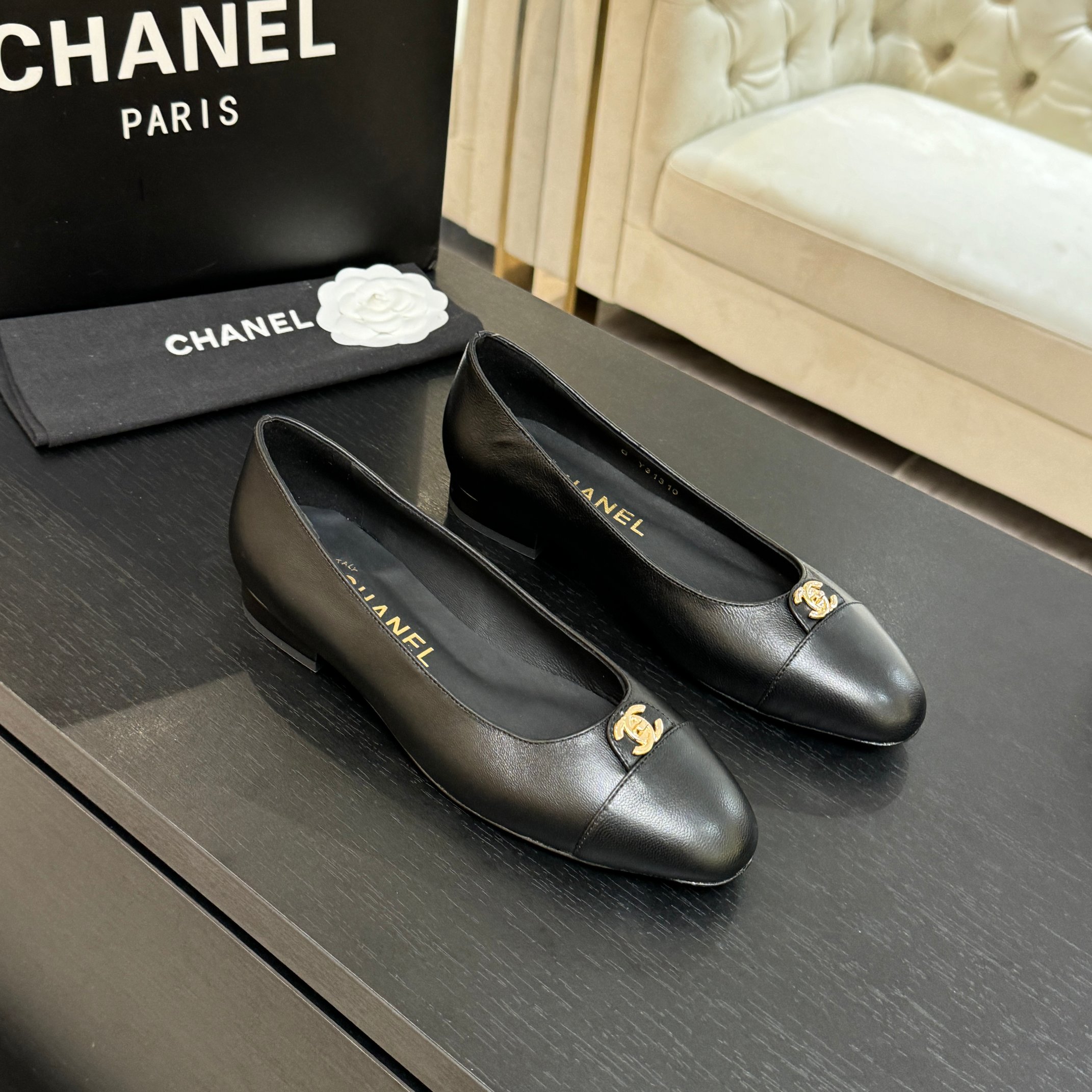 샤넬(Chanel) 뉴 시즌 더블C 배색 슬링백 플랫 슈즈 단화 신발 2.5cm