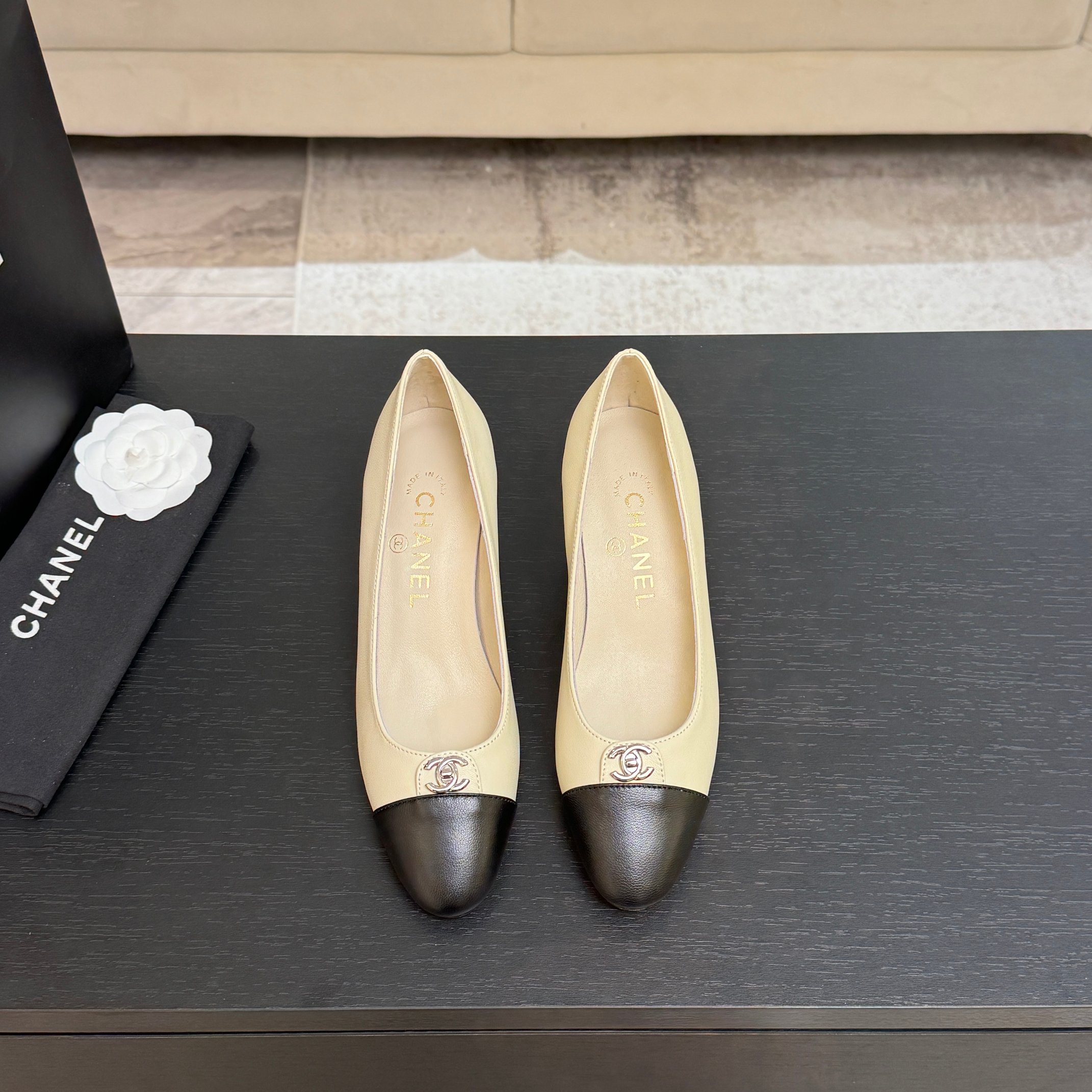 샤넬(Chanel) 뉴 시즌 더블C 배색 슬링백 힐 구두 신발 6.5cm