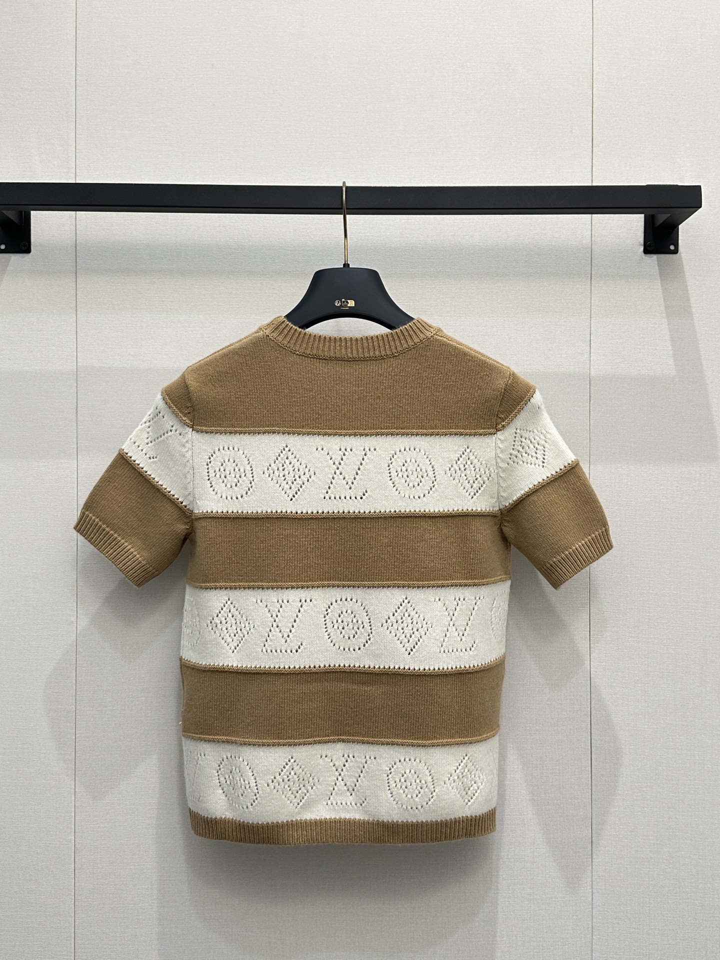 루이비통(LV) 스트라이프 니트 반팔 의류