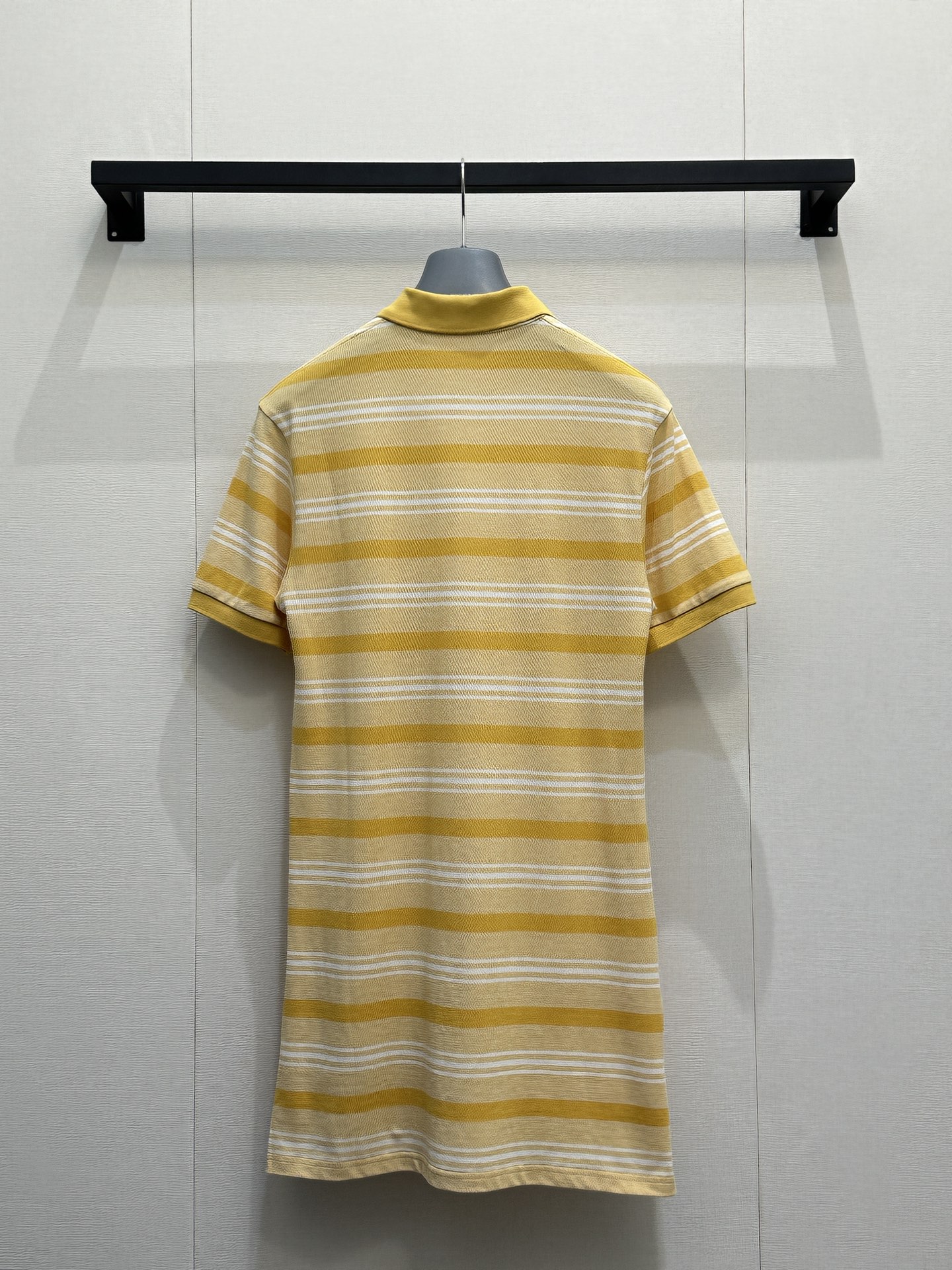 프라다(PRADA) 옐로우 스트라이프 폴로 원피스 의류