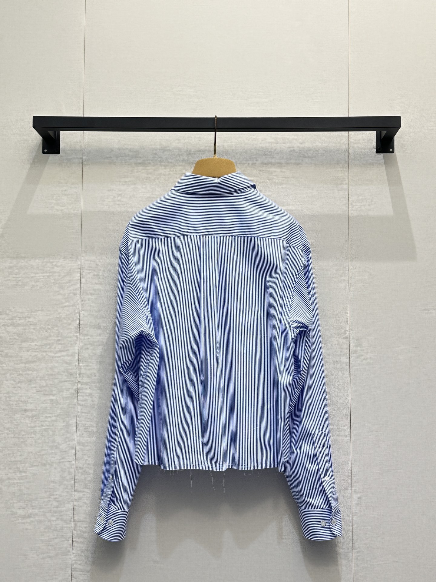 미우미우(MIU MIU) 스트라이프 크롭 셔츠 의류