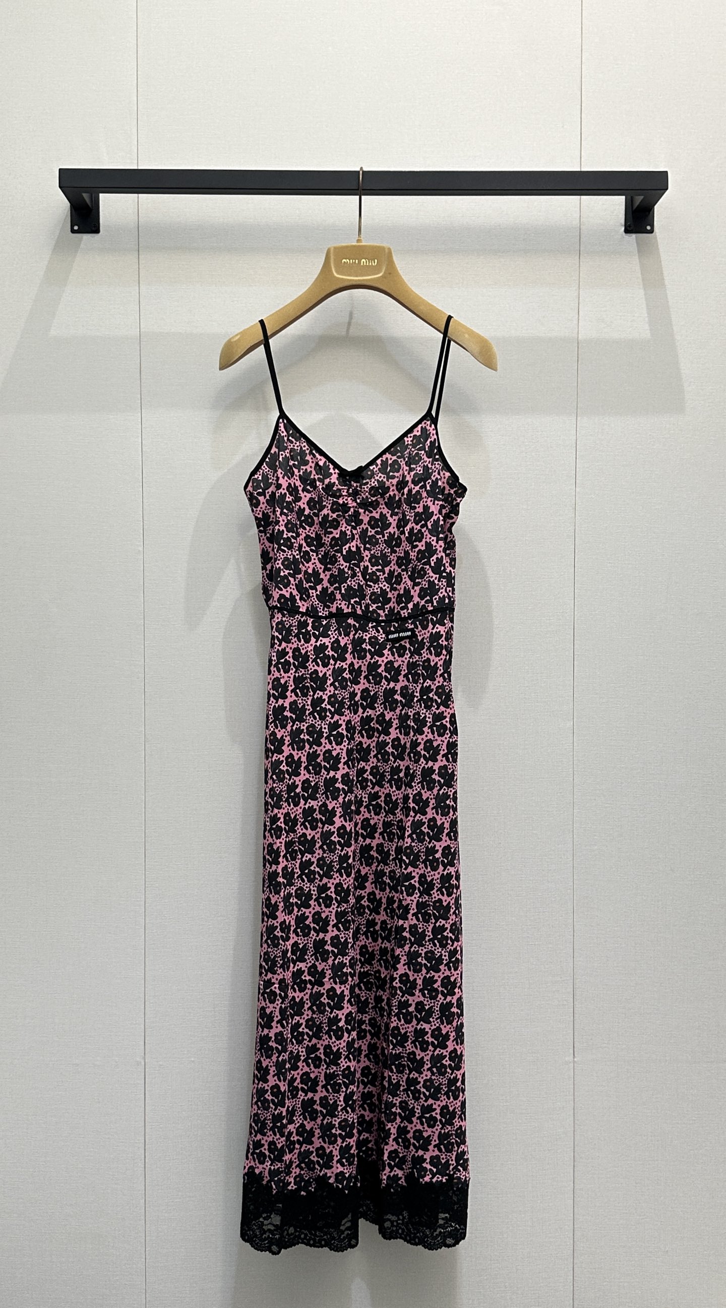 미우미우(MIU MIU) 플로럴 실크 V넥 슬리브리스 원피스 의류