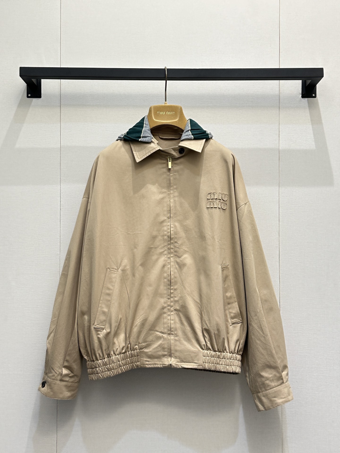 미우미우(MIU MIU) 베이지 해링턴 후드 집업 자켓 의류