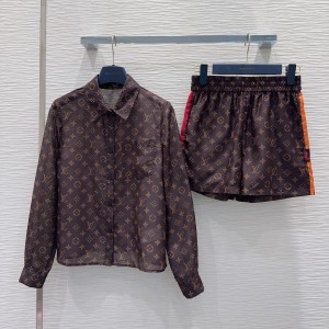 [Louis Vuitton] LV 루이비통 26SS 클래식 모노그램 프린트 셔츠 반바지 세트 의류