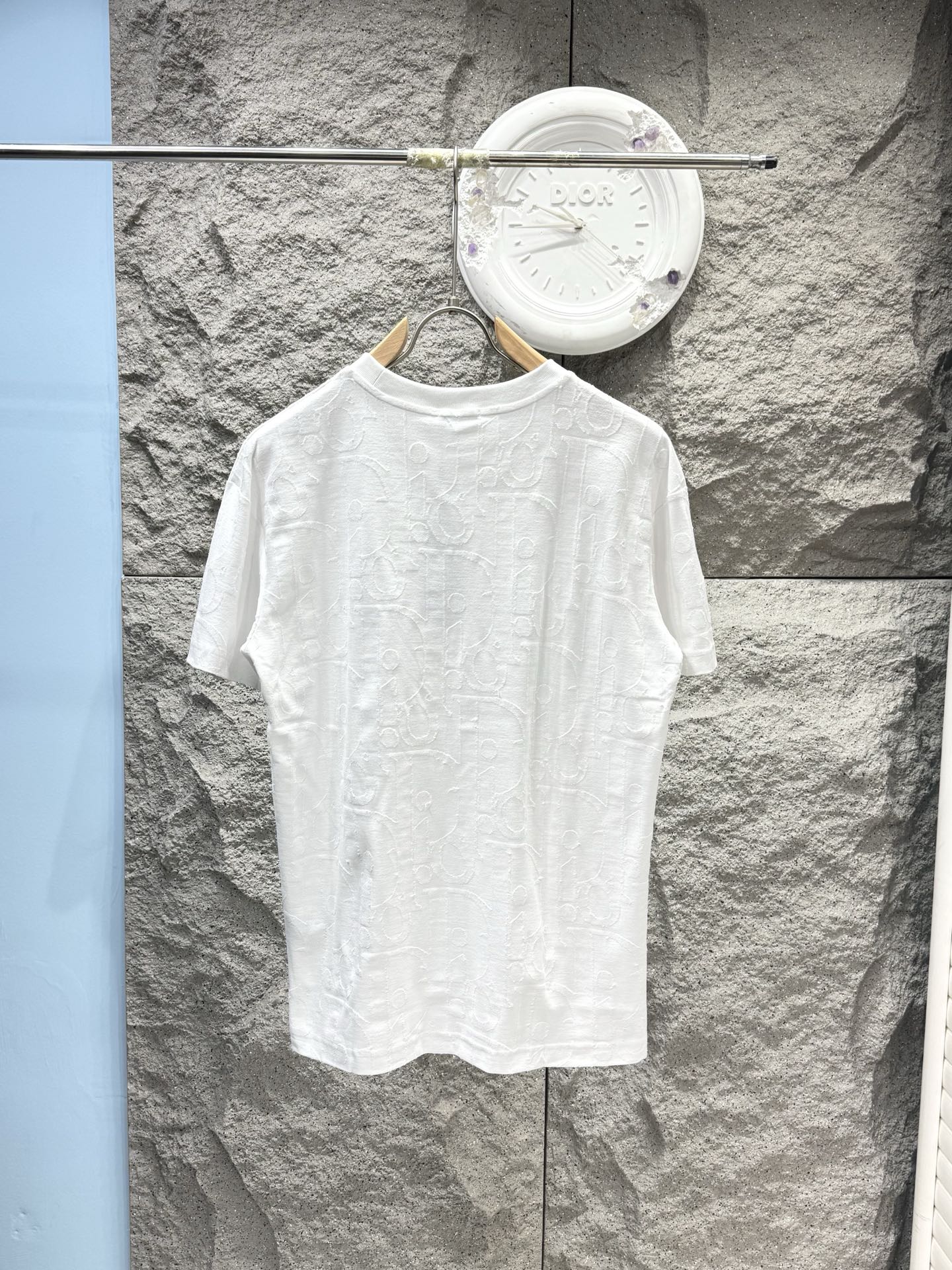 디올(DIOR) 톤온톤 로고 자카드 반팔 티셔츠 상의 의류
