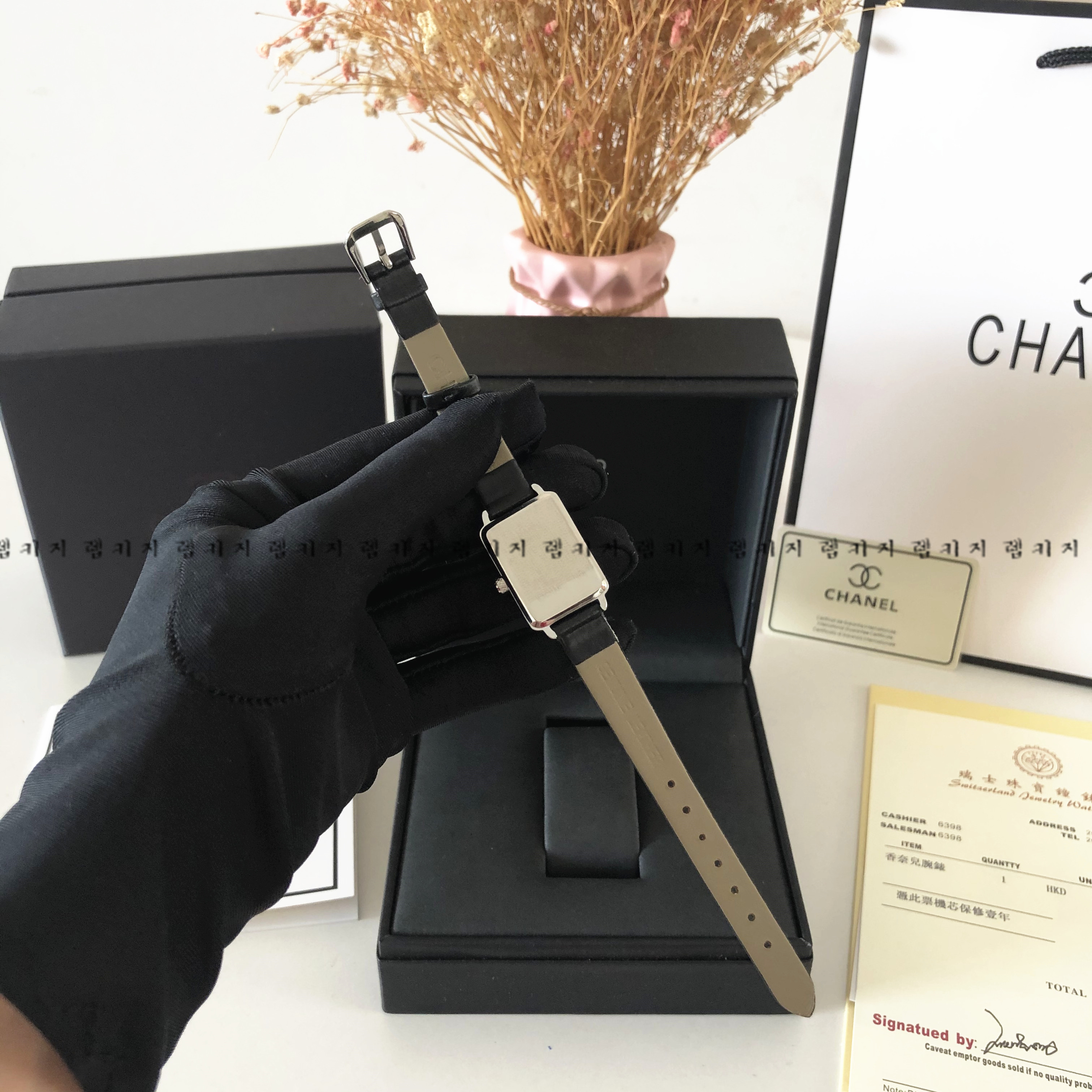 샤넬 보이프렌드 블랙다이얼 여성 가죽시계