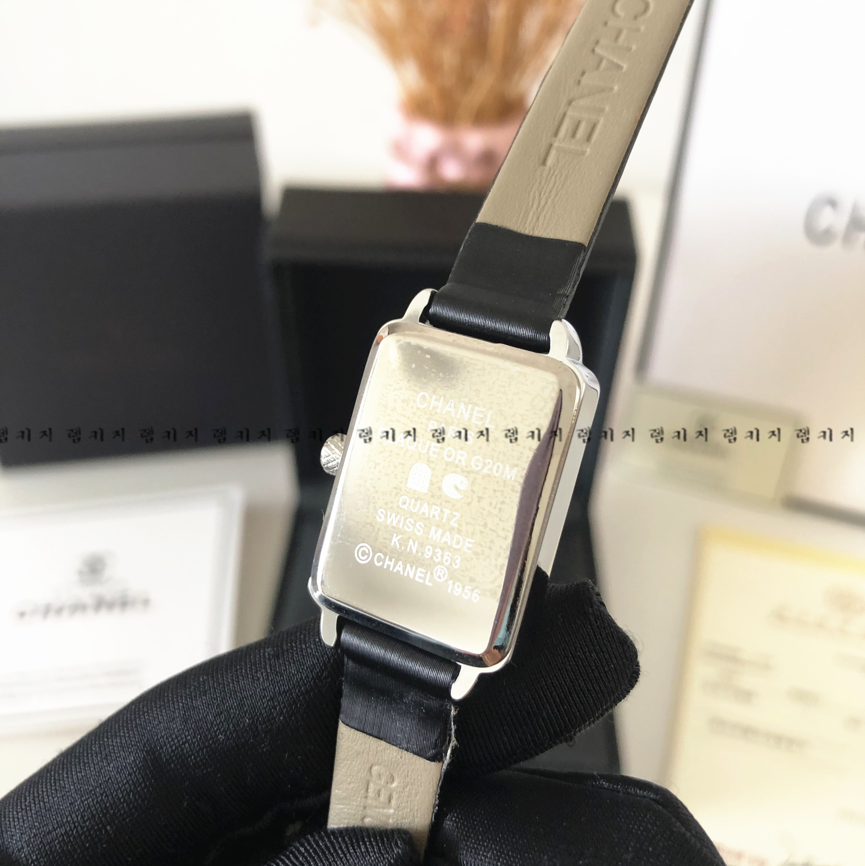 샤넬 보이프렌드 블랙다이얼 여성 가죽시계