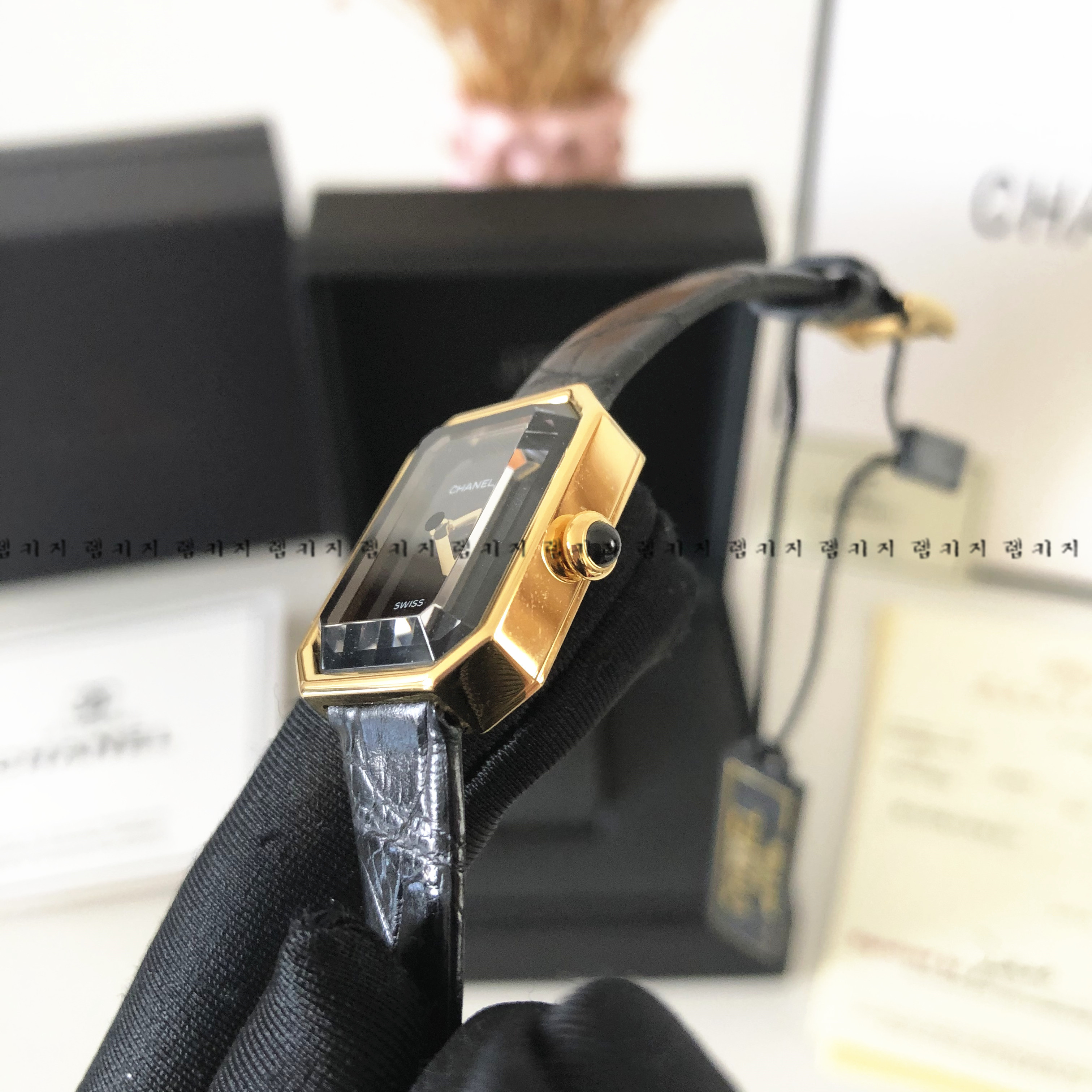 샤넬 프리미에르 블랙 골드 악어가죽 시계