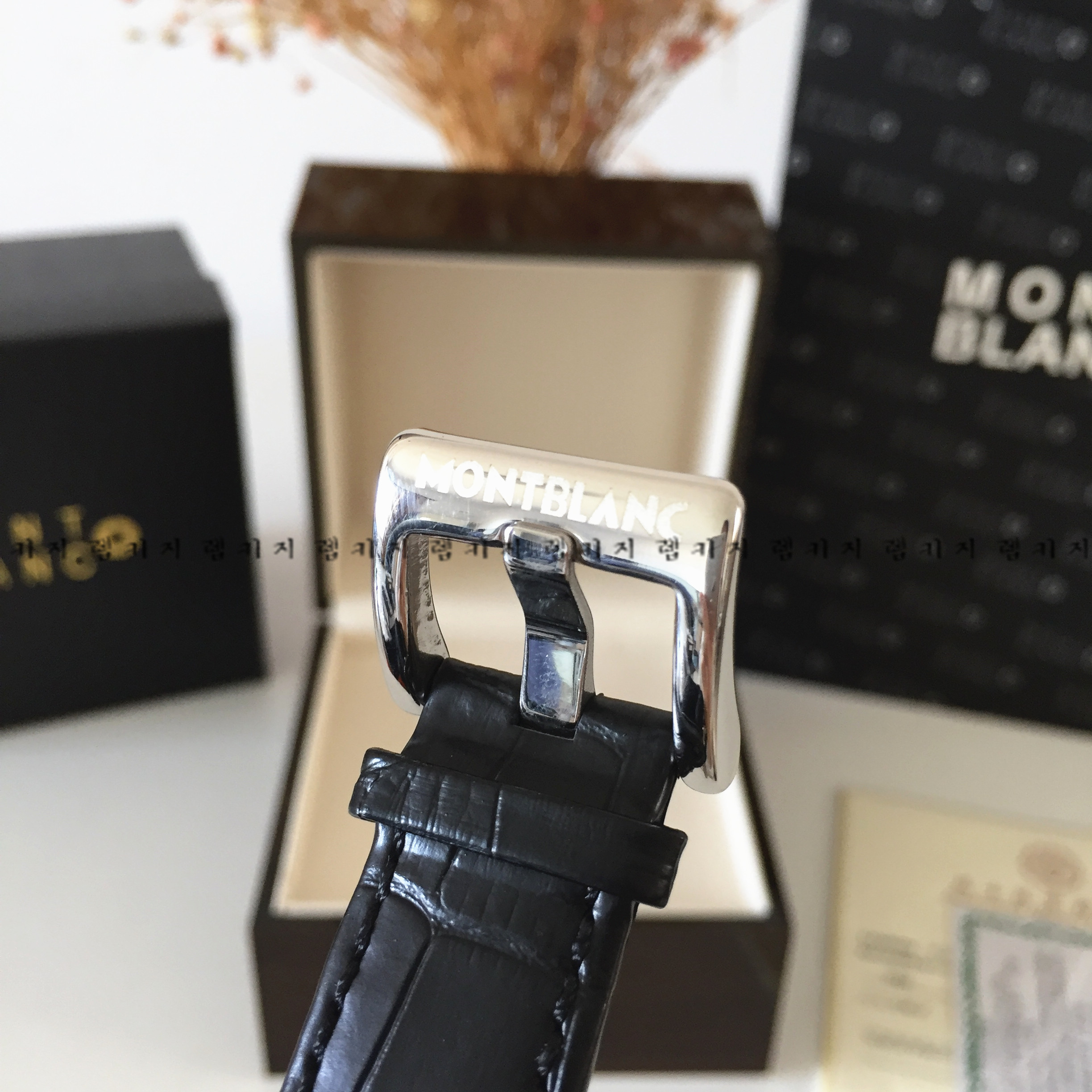 몽블랑 데이데이트 4810 블랙다이얼 가죽시계