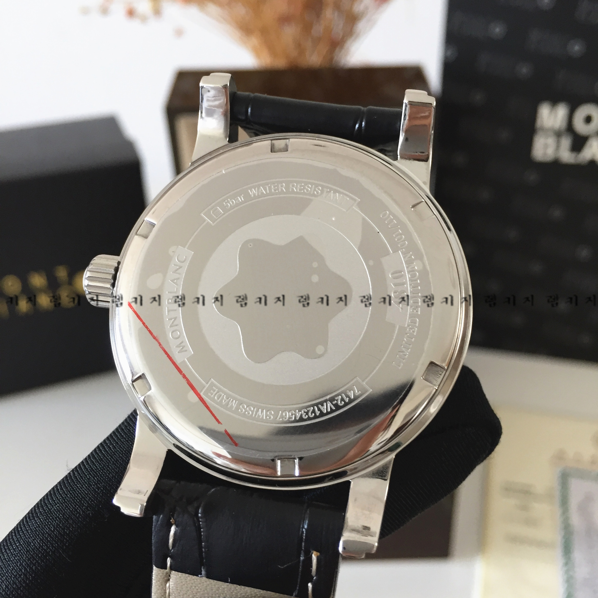 몽블랑 데이데이트 4810 블랙다이얼 가죽시계