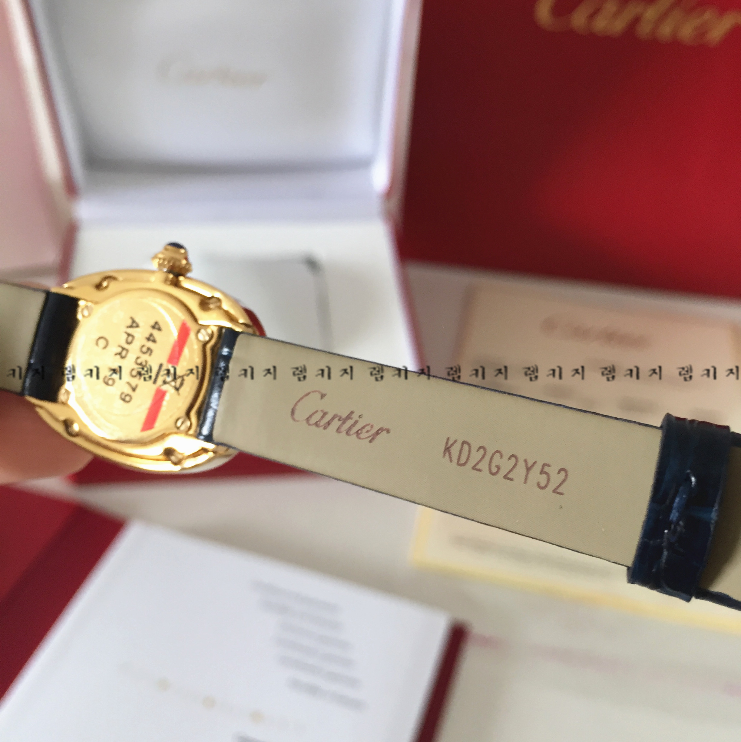 까르띠에 베누아 금장 가죽시계