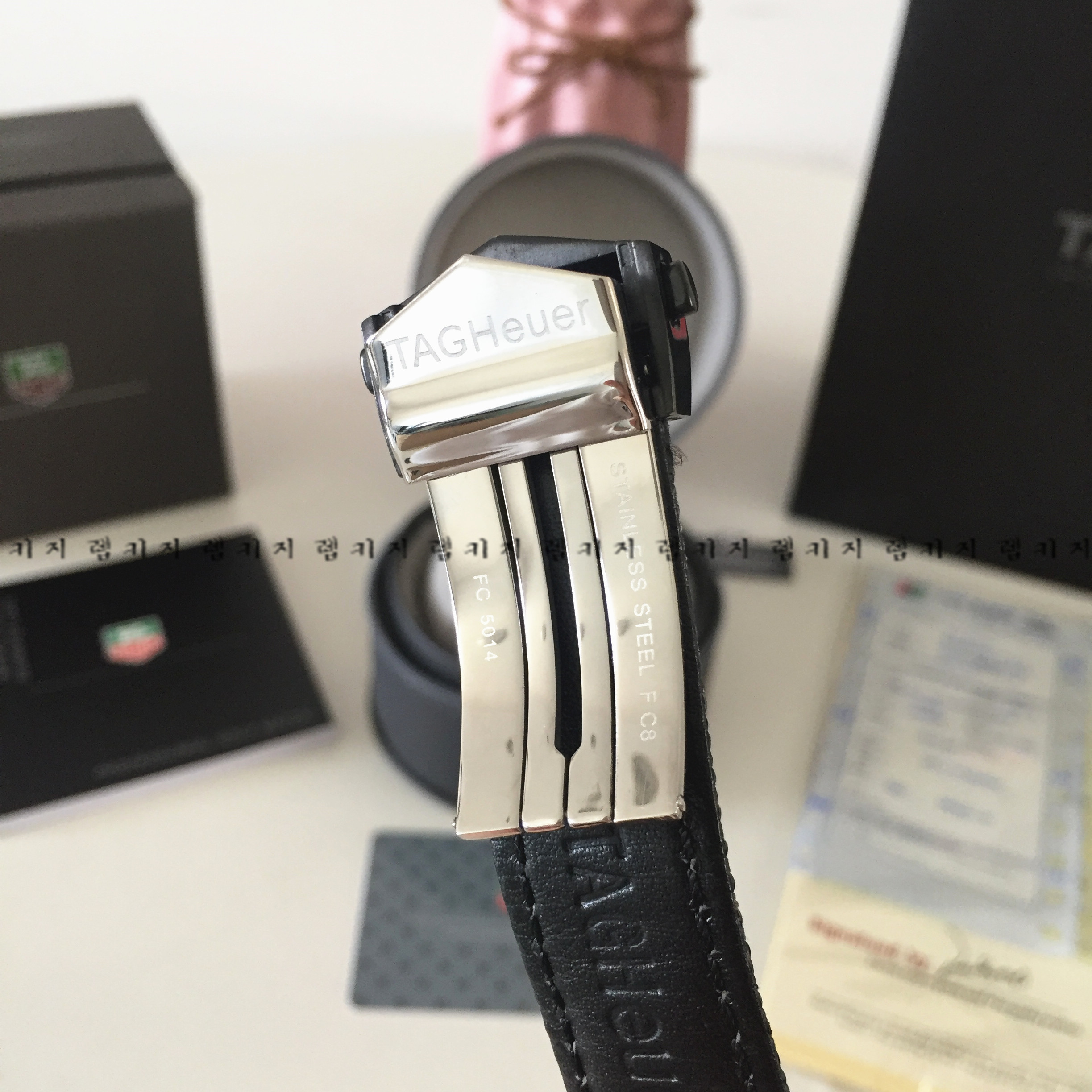 태그호이어 까레라 카본 리미티드에디션 가죽시계