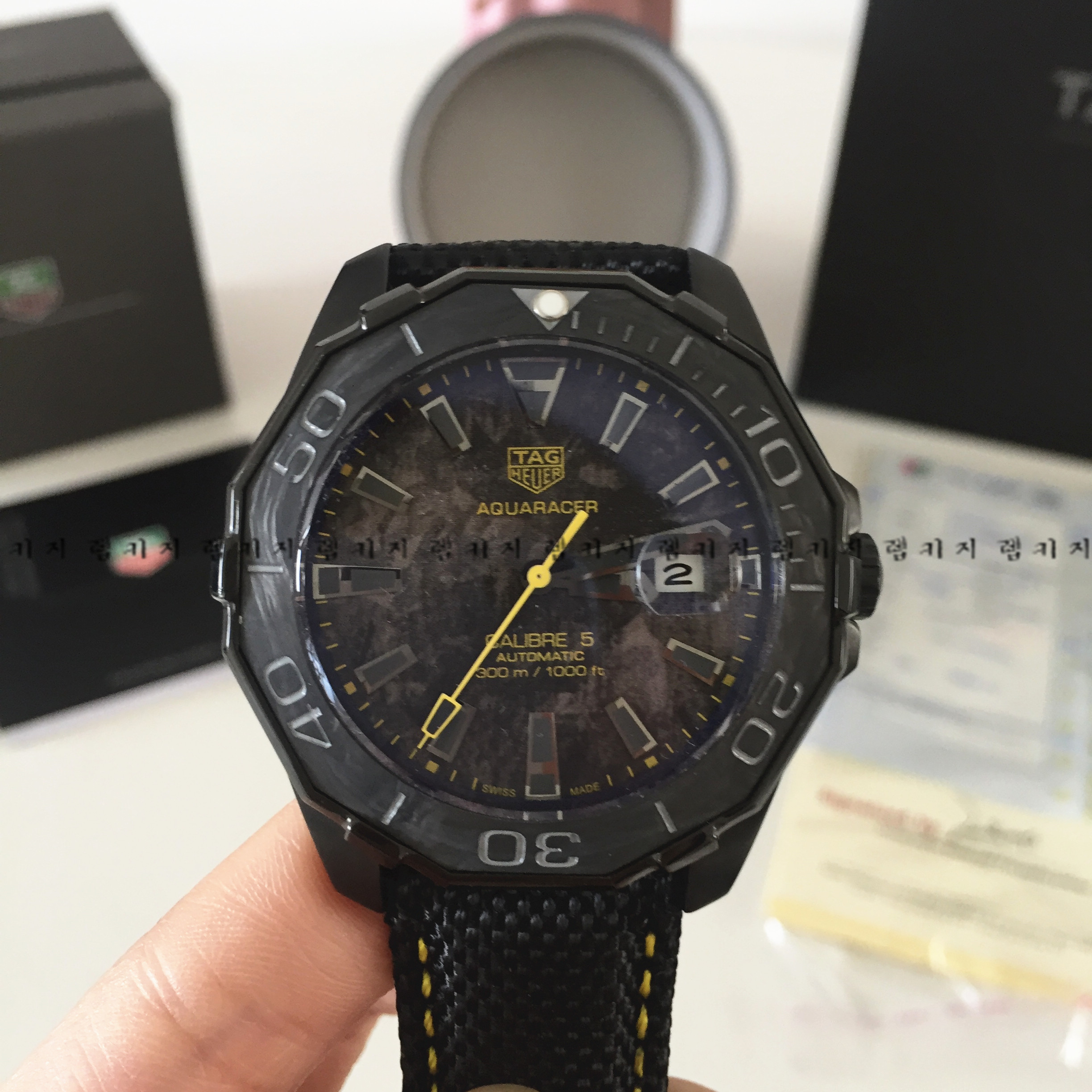 태그호이어 까레라 카본 리미티드에디션 가죽시계