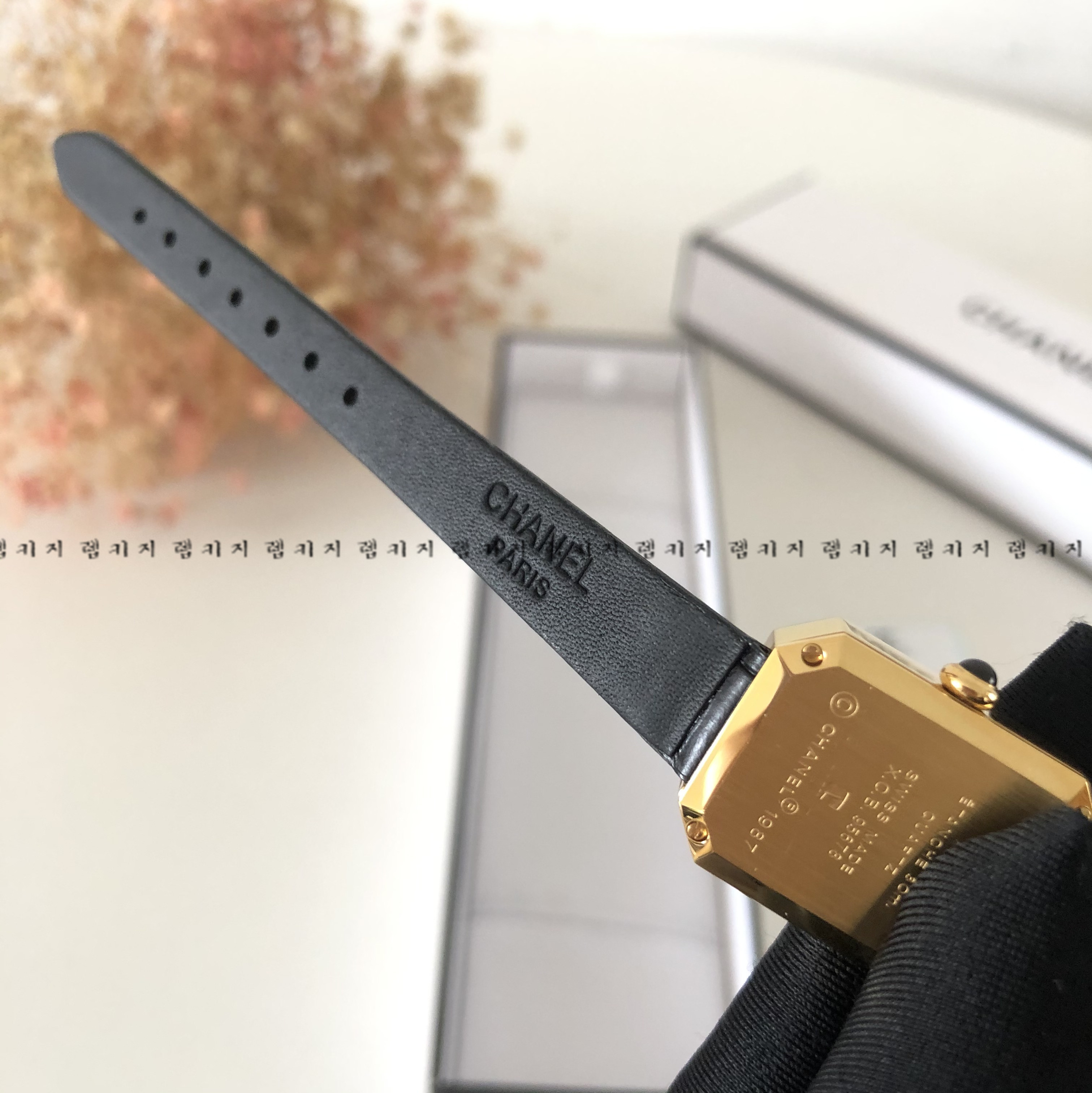 샤넬 보이프렌드 다이아 큐빅 여성 가죽시계