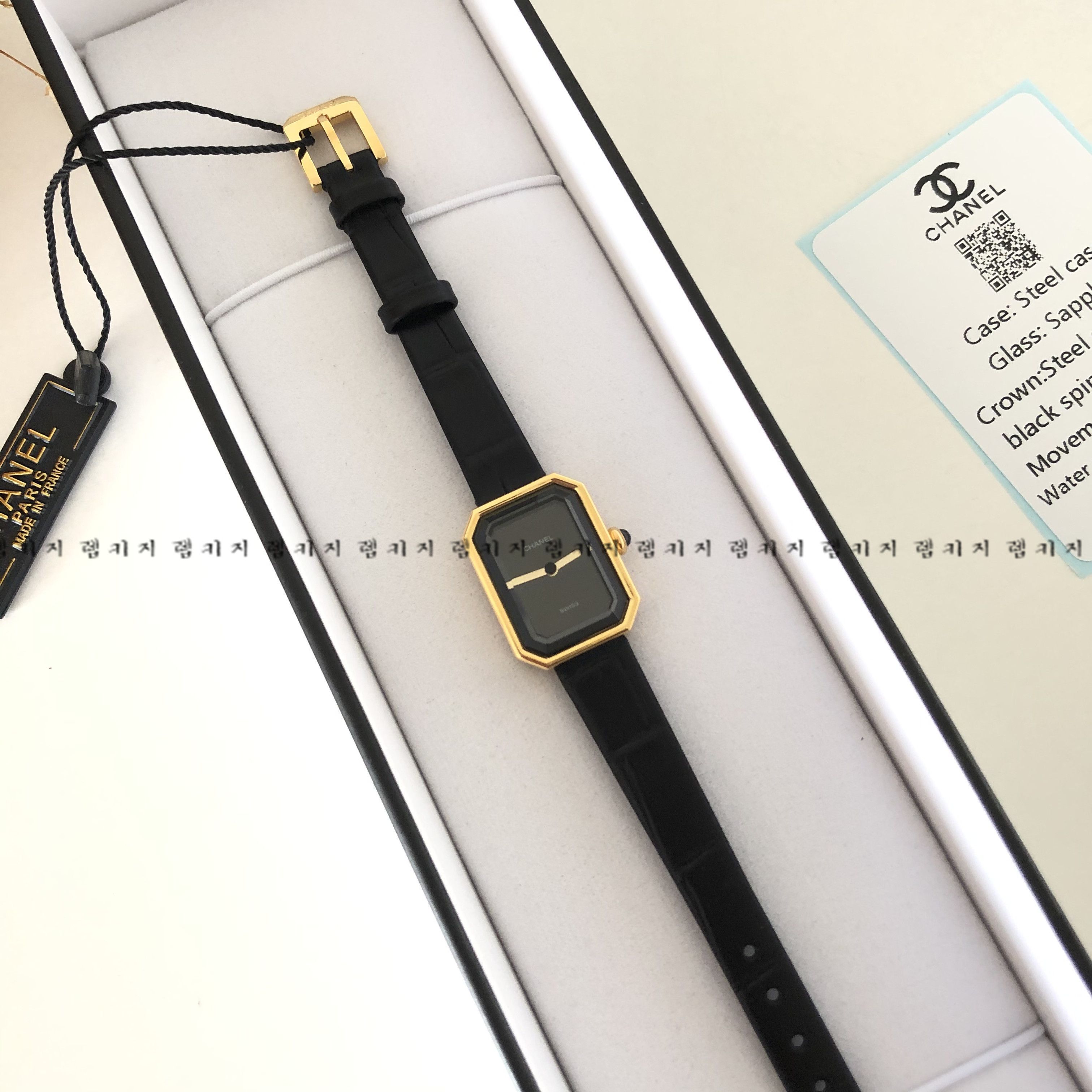샤넬 보이프렌드 블랙다이얼 금장 여성 가죽시계