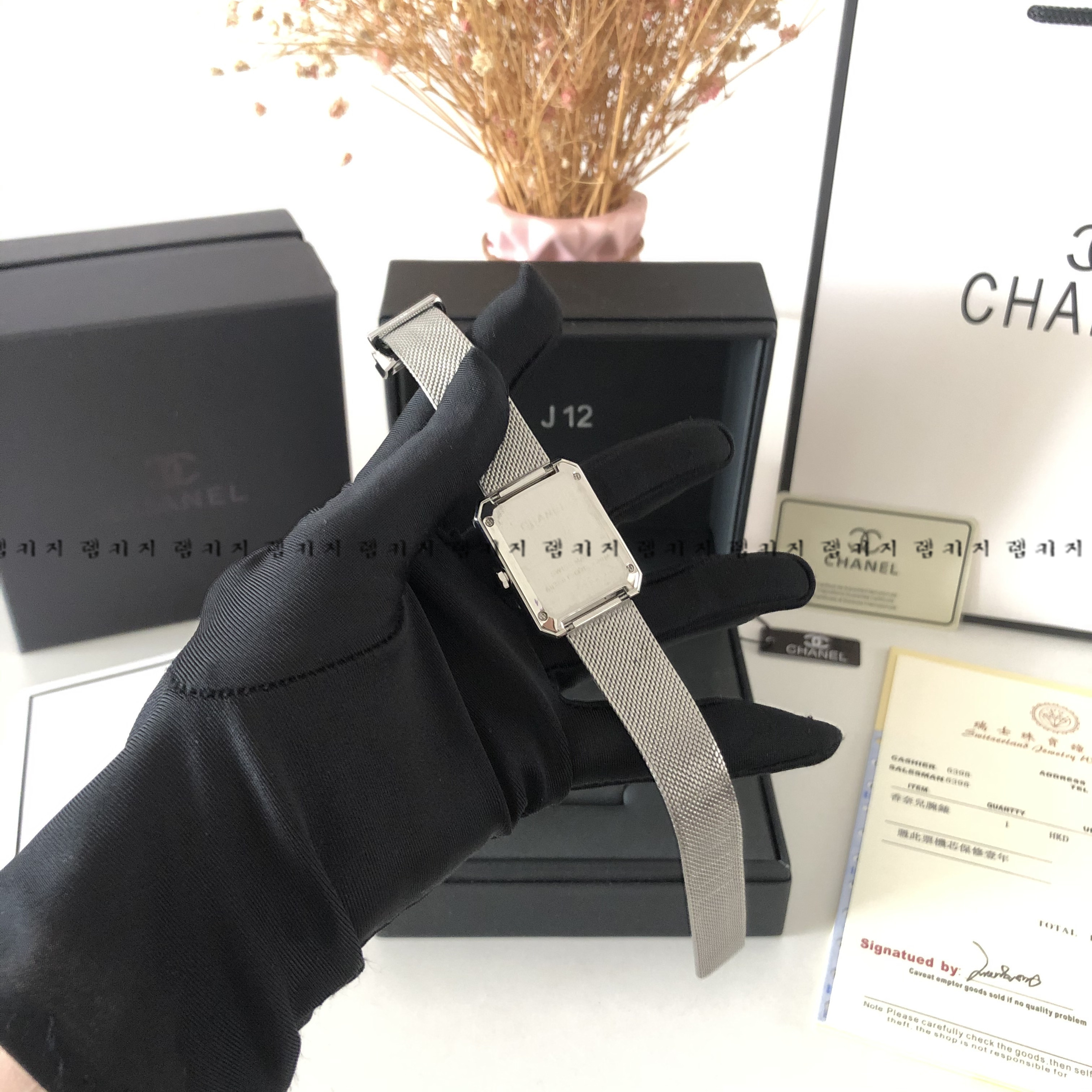 샤넬 보이프렌드 블랙다이얼 은장 여성 메탈시계