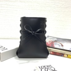 로에베 카프스킨 이케바나 블랙 핸드폰 가방