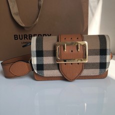 버버리 버클 빈티지 체크 크로스바디 브라운 숄더백