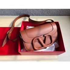 발렌티노 Garavani Vsling MAXI 브라운 숄더백