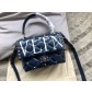 발렌티노 VLTN 캔디스터드 탑 핸들 블랙 숄더백