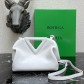 보테가 Triangle Bag